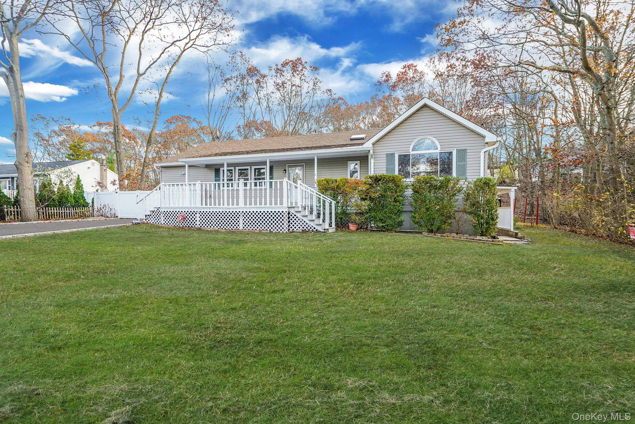 Selden, NY 11784,14 Clearview