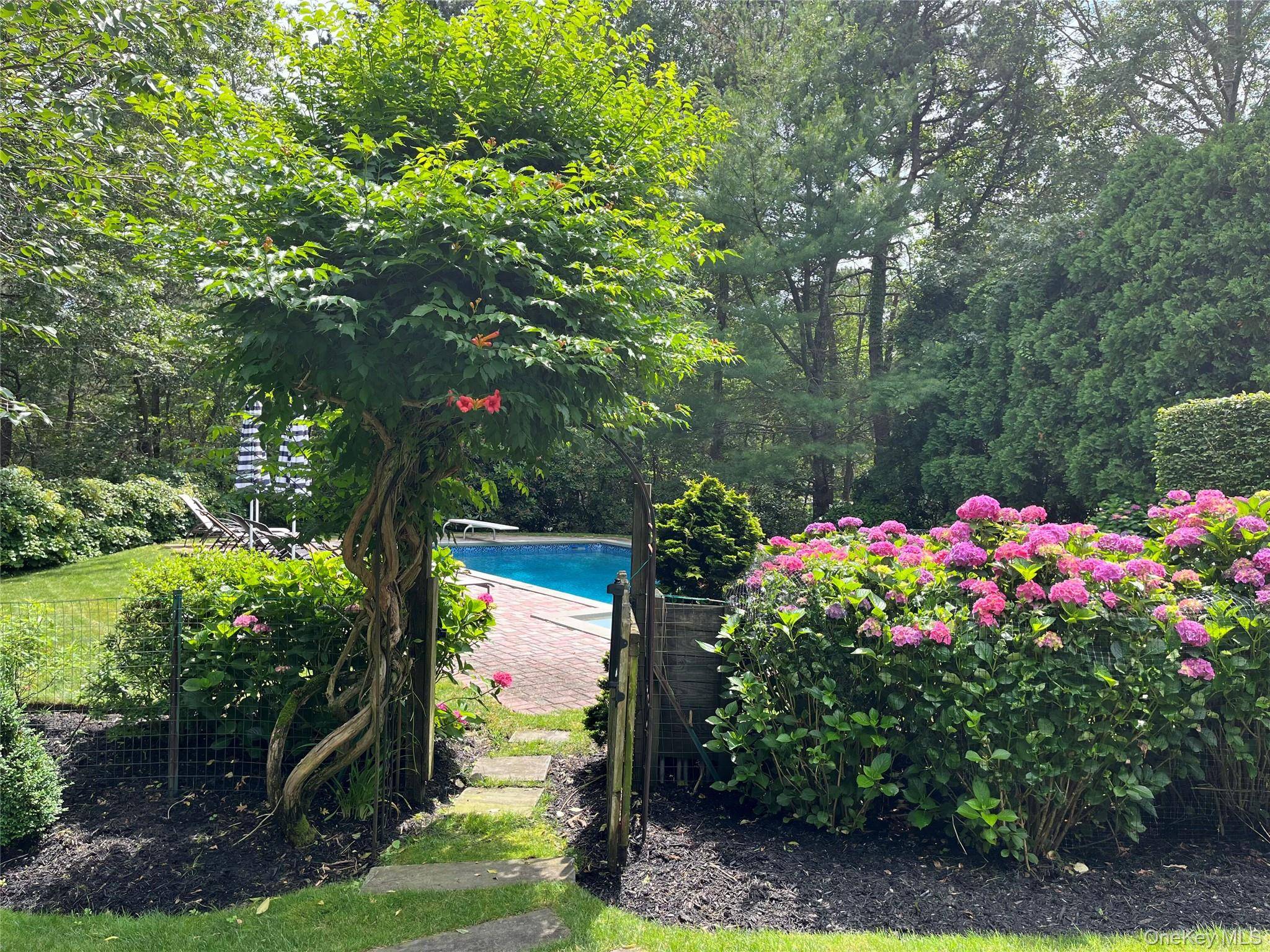 East Quogue, NY 11942,3 Cherry Blossom LN