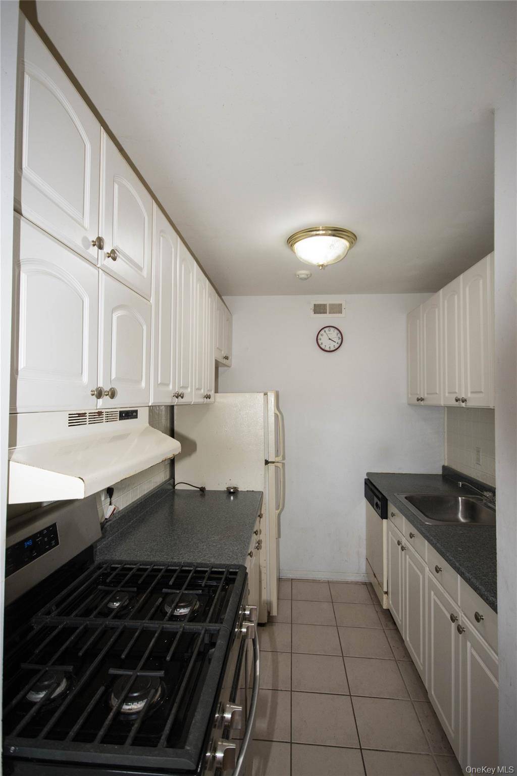 Middle Island, NY 11953,312 Artist Lake DR