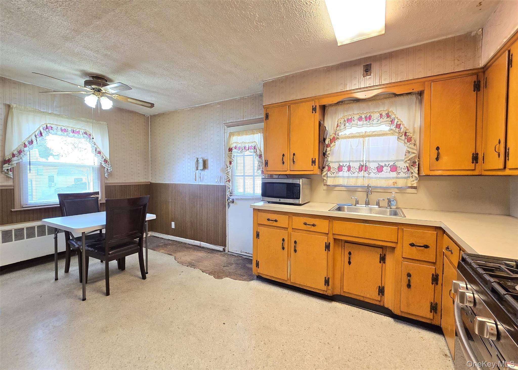 West Hempstead, NY 11552,369 Woodfield RD