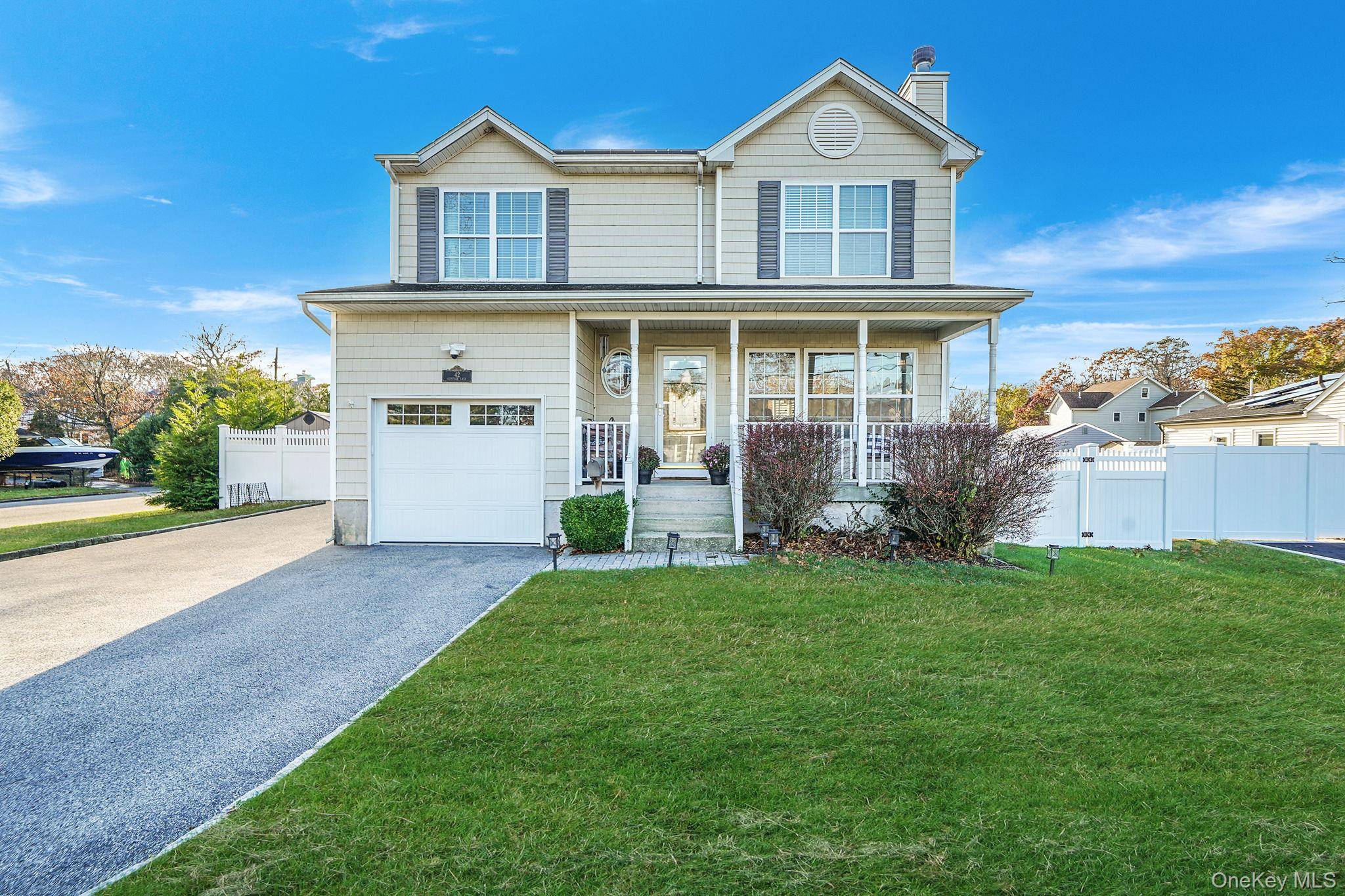 East Islip, NY 11730,42 Quintuck LN