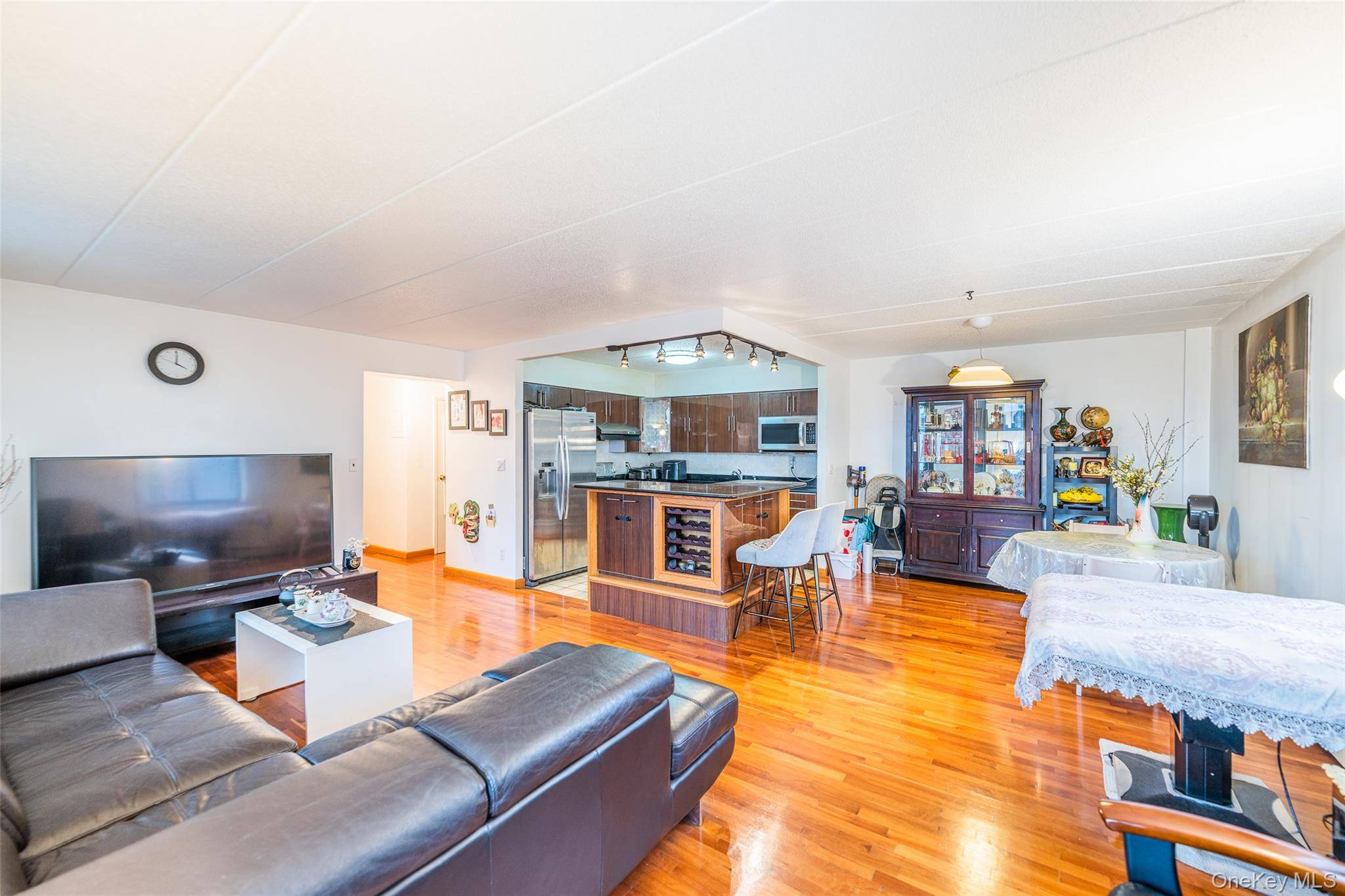 Flushing, NY 11355,136-24 Maple Ave AVE #6F