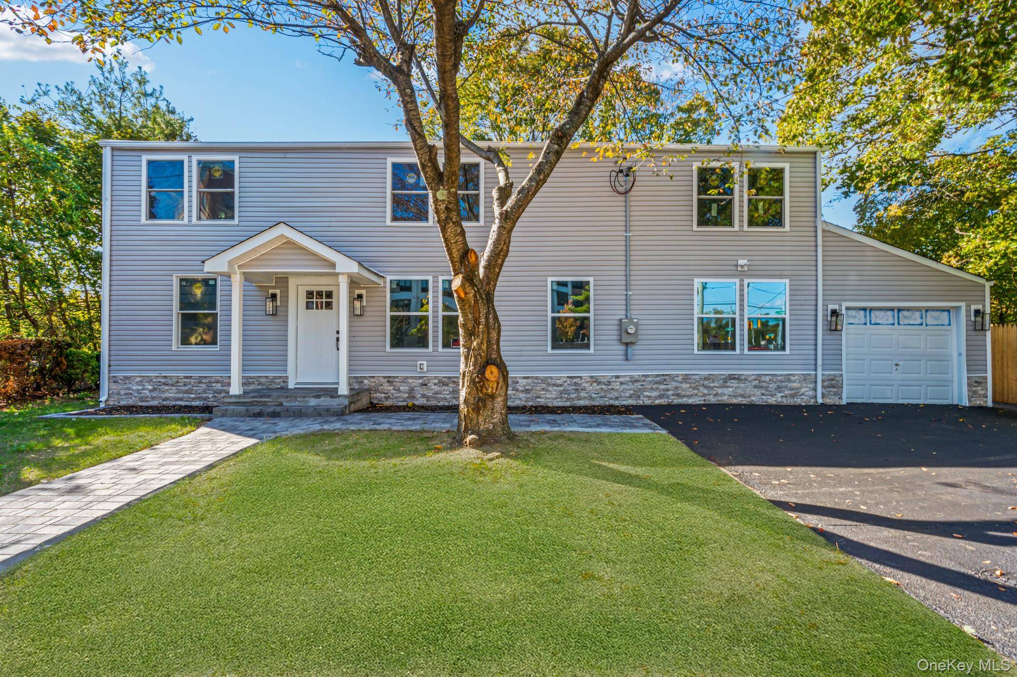 Wheatley Heights, NY 11798,6 Mccue ST