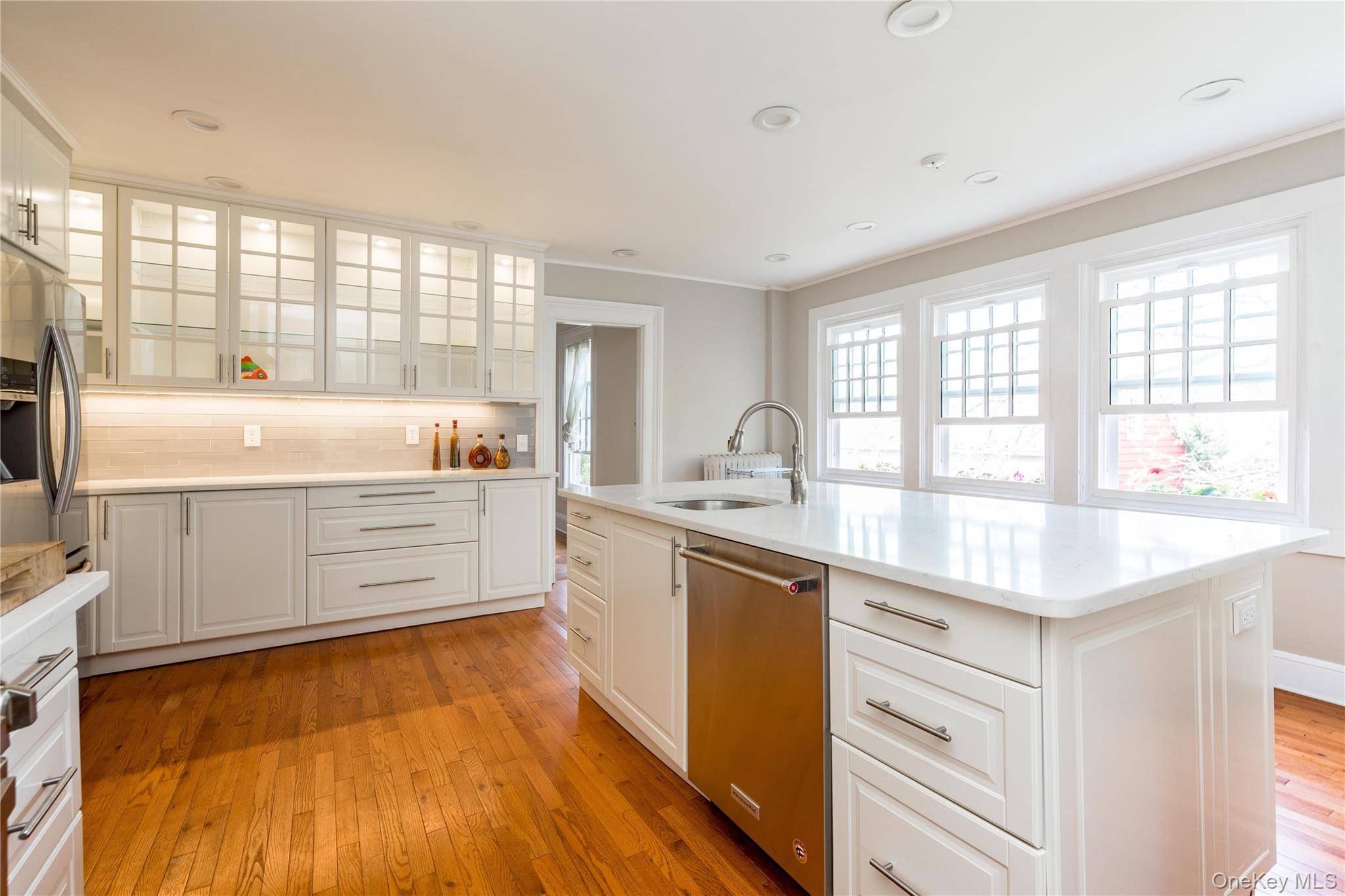 Bayside, NY 11361,39-26/24 213 ST