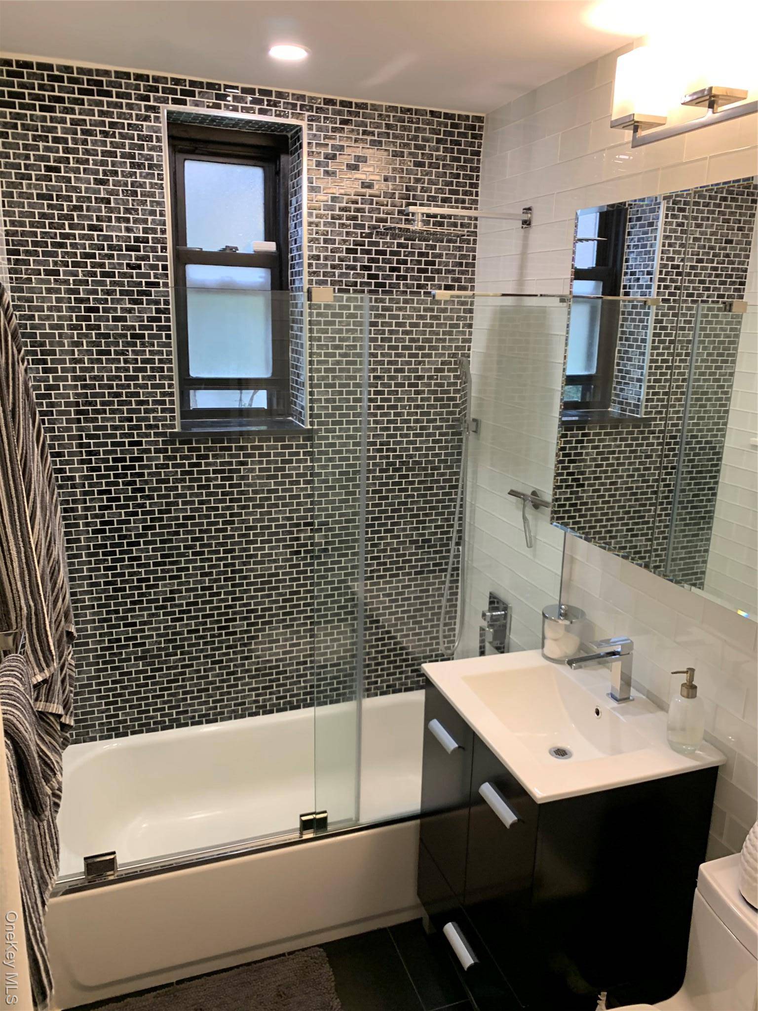 East Elmhurst, NY 11370,1950 80th ST #1