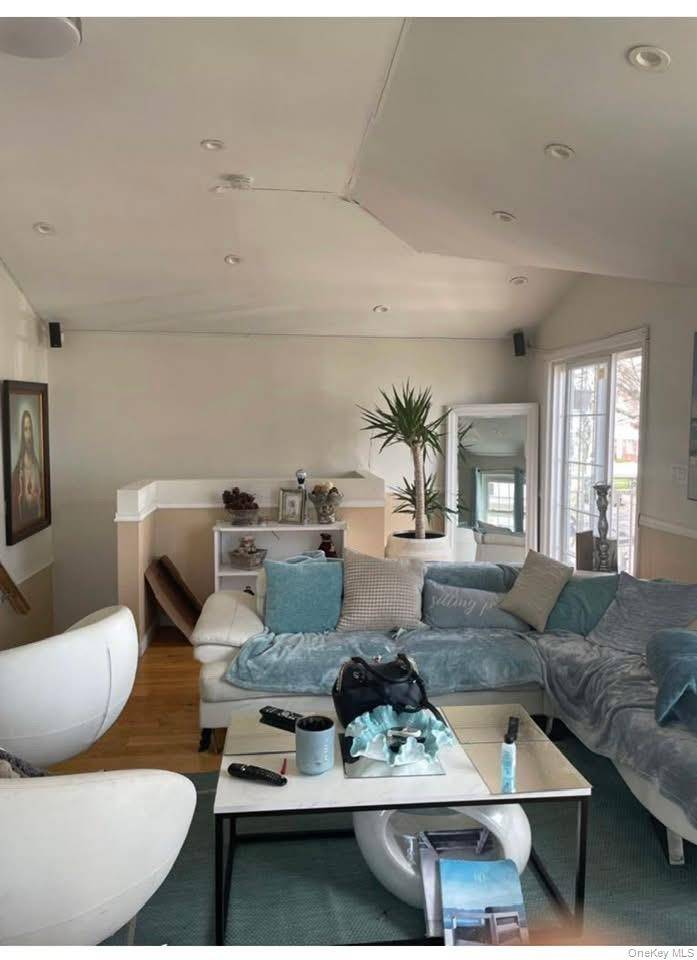 Saint Albans, NY 11412,120-36 199 ST