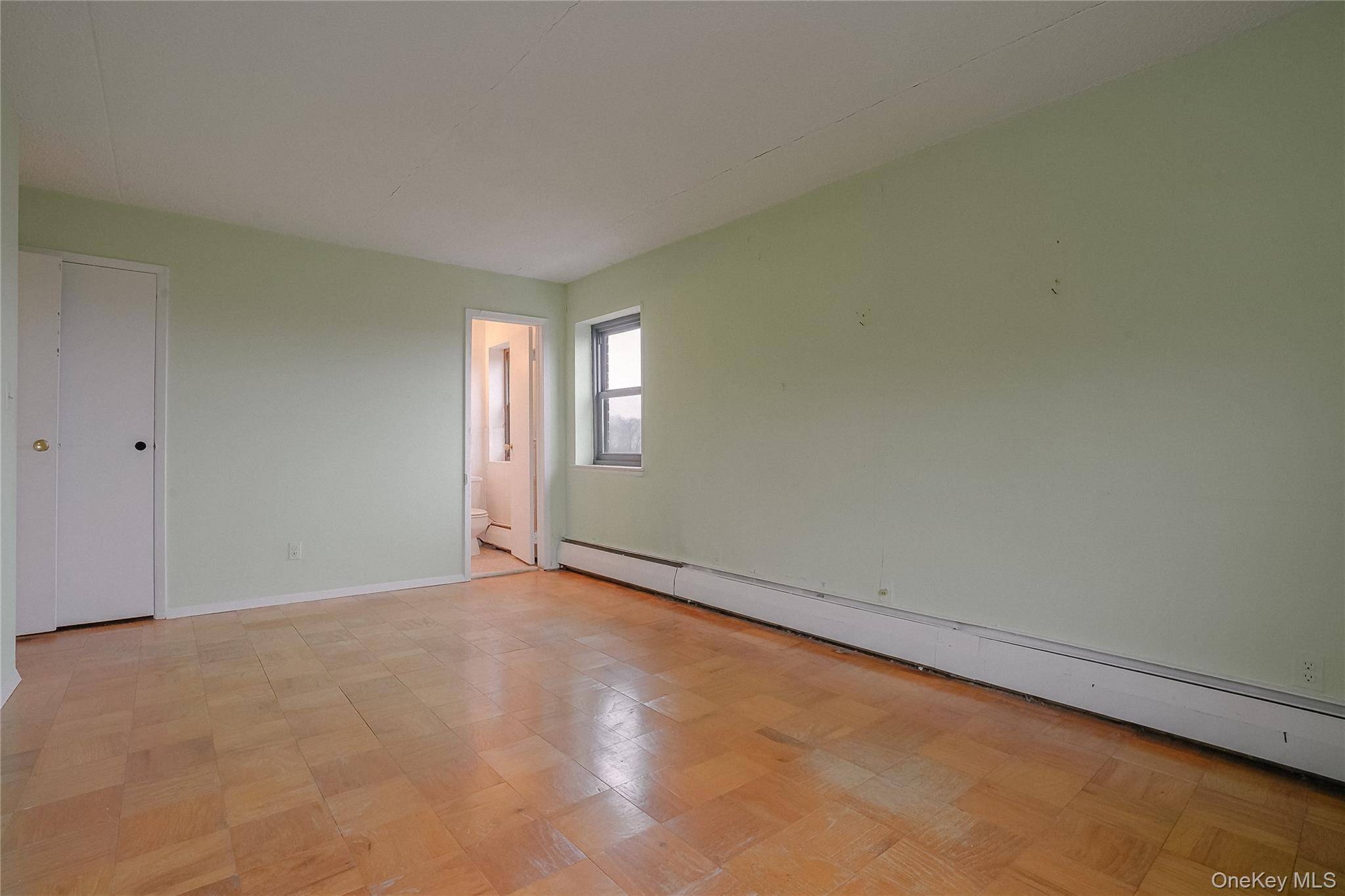 Mount Kisco, NY 10549,100 Diplomat DR #8M