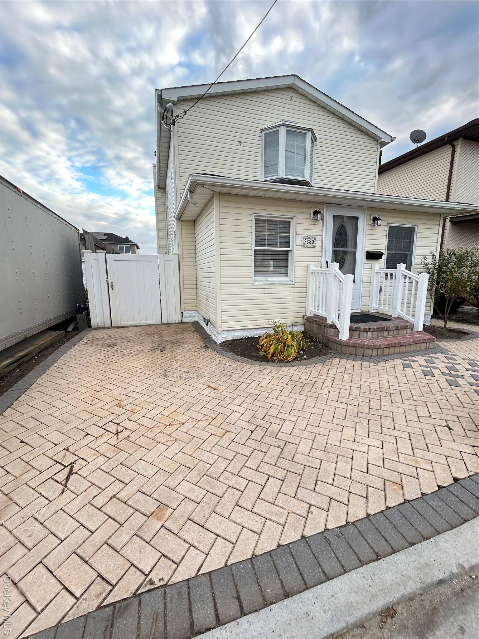 Seaford, NY 11783,3680 Naomi St