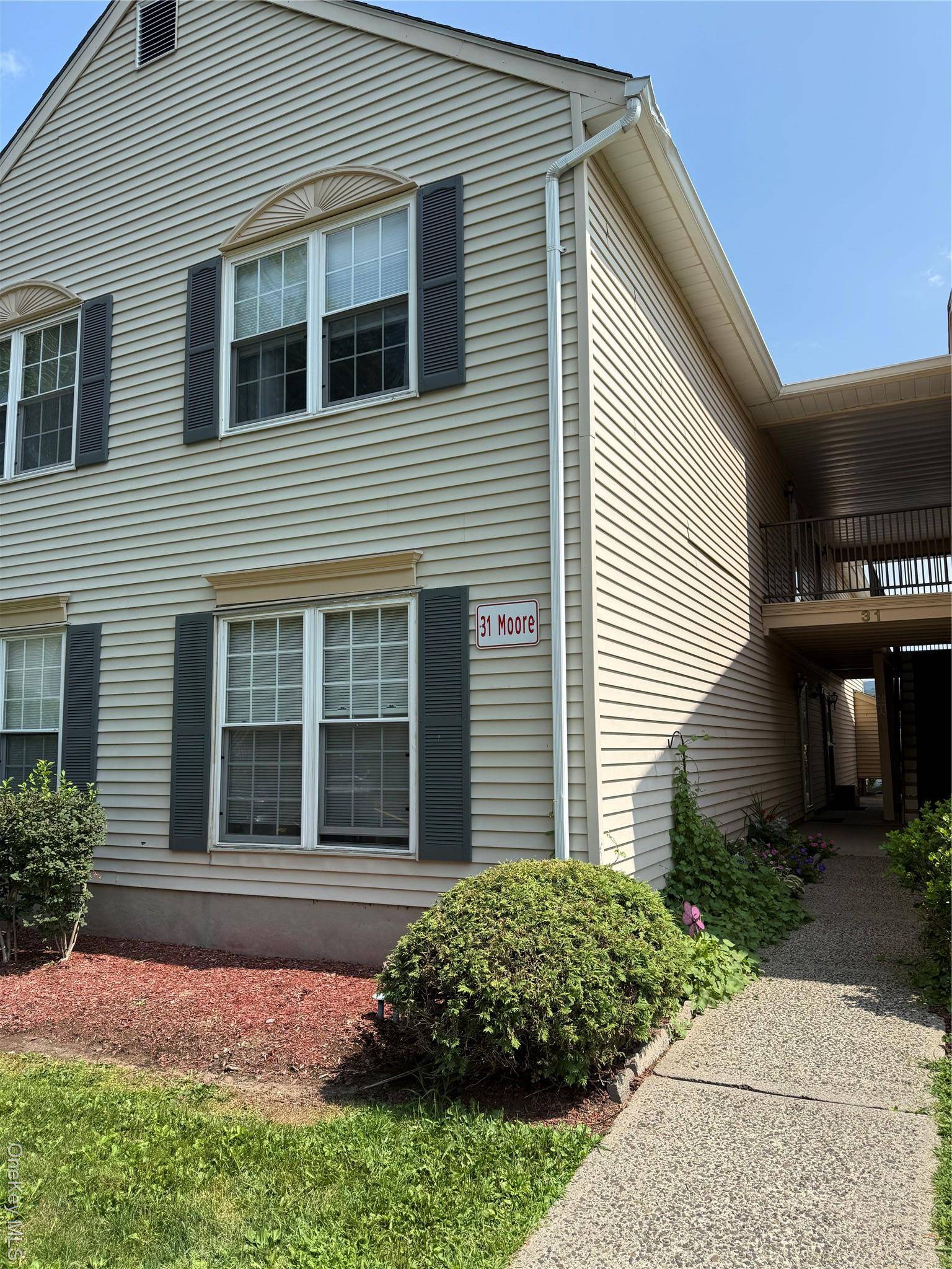 New Windsor, NY 10992,31 Moore LN #11