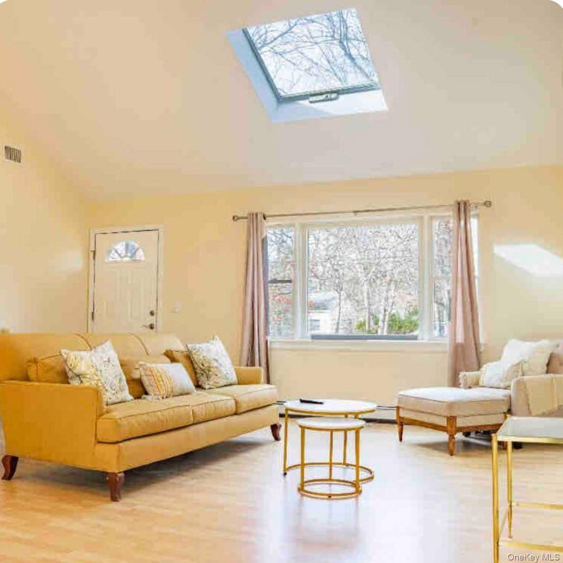 Hampton Bays, NY 11946,40 Kyle RD