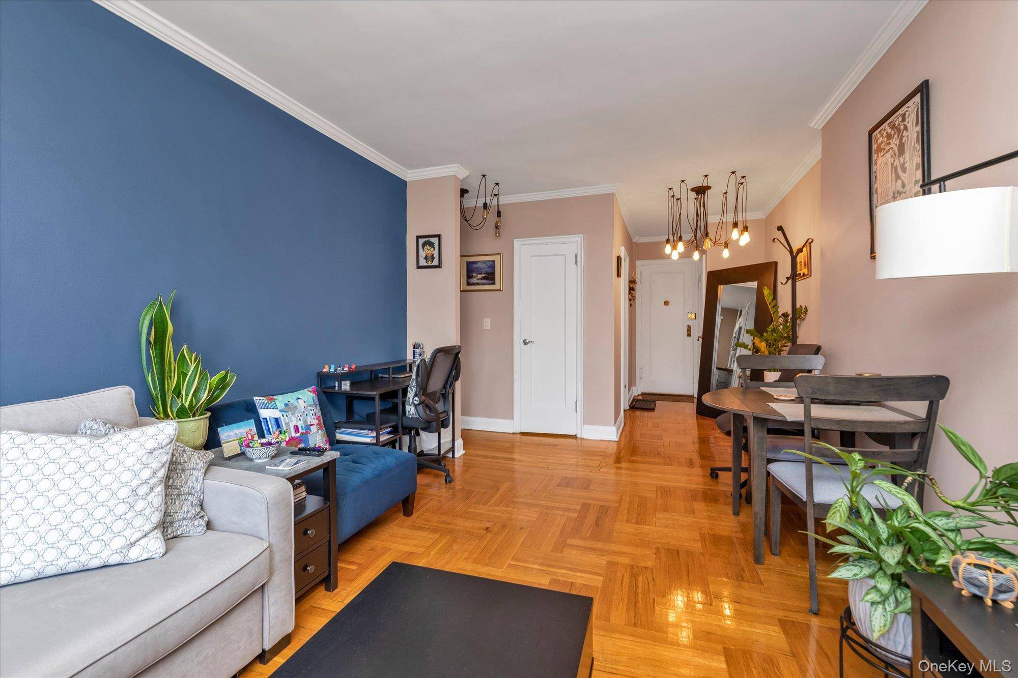 Woodside, NY 11377,48 55 43rd ST #3F