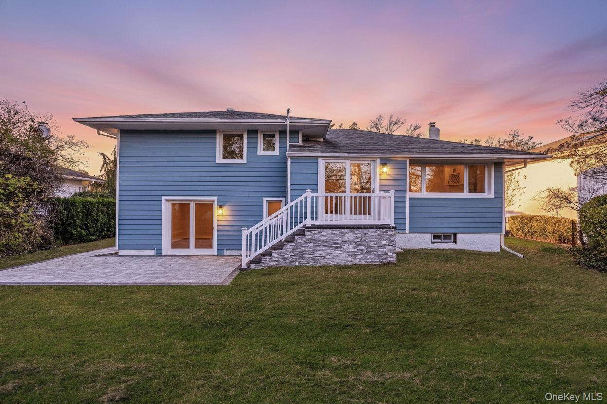 Jericho, NY 11753,64 Hedgerow LN