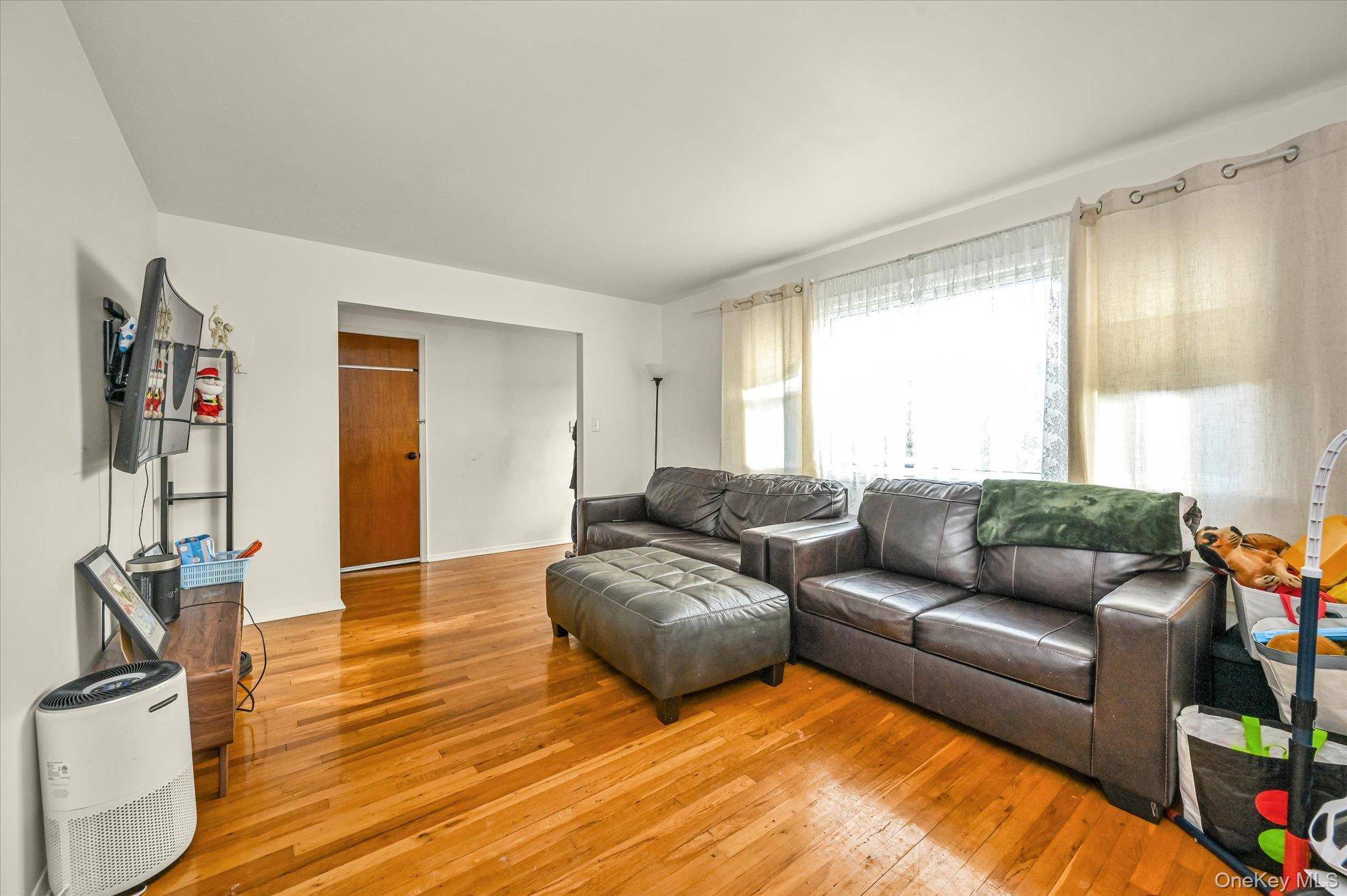 Flushing, NY 11354,146-43 27th AVE