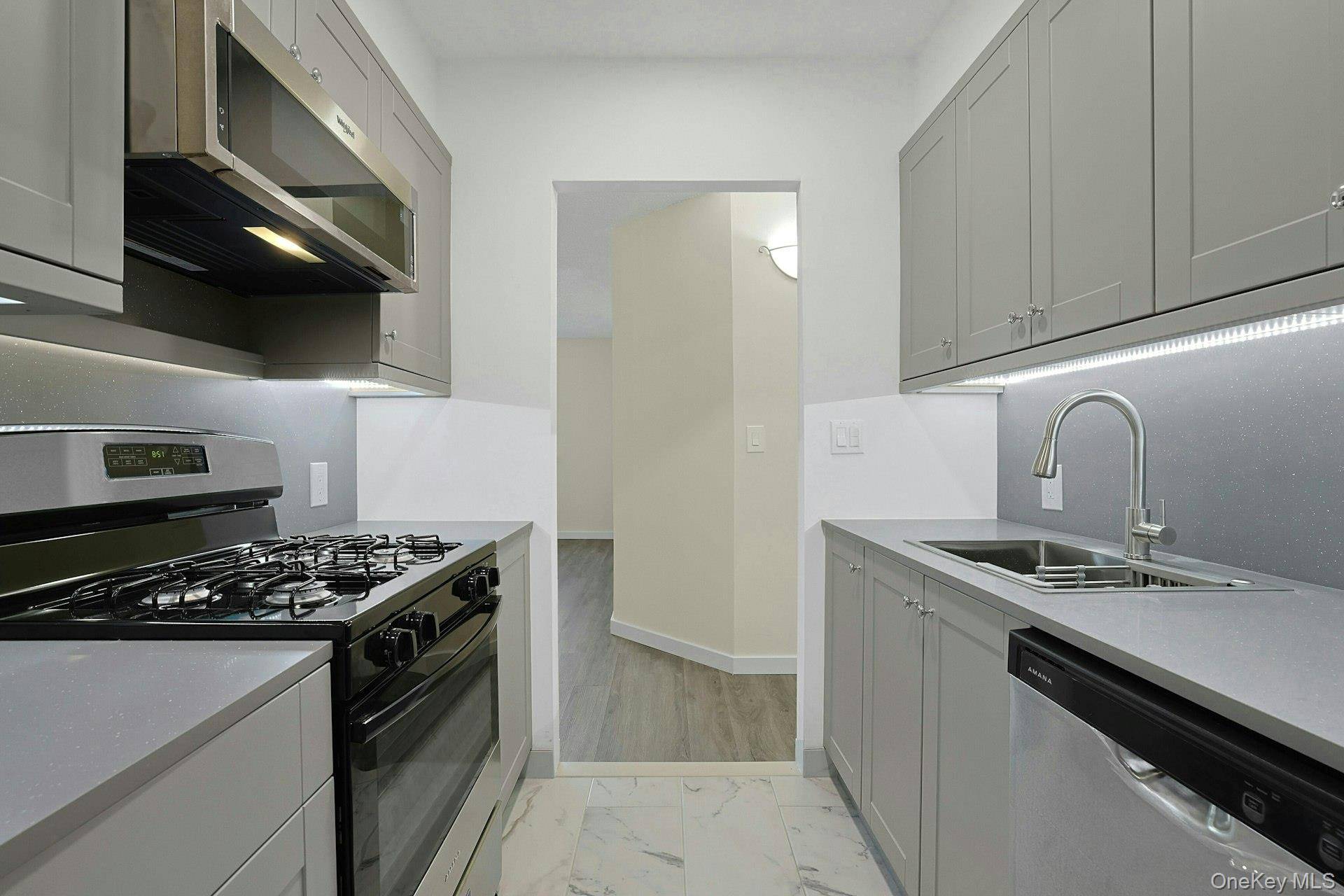 Yonkers, NY 10710,66 Crisfield ST #3Y