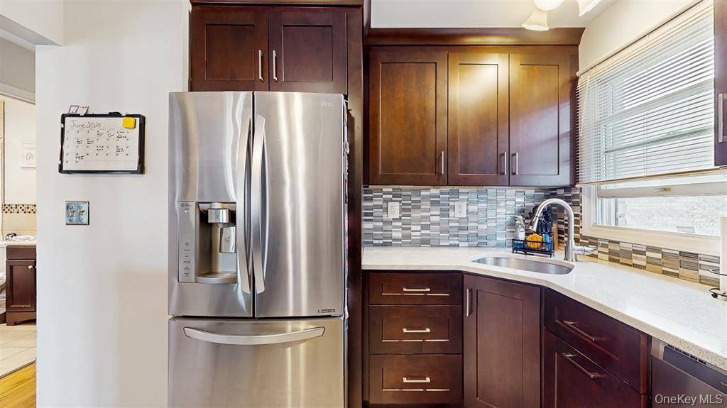 Howard Beach, NY 11414,156-40 76th ST #2nd floor