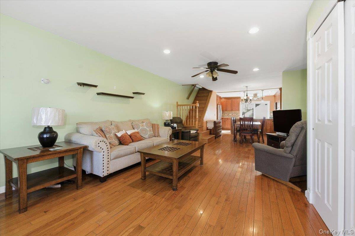 Bayside, NY 11361,20206 33rd AVE