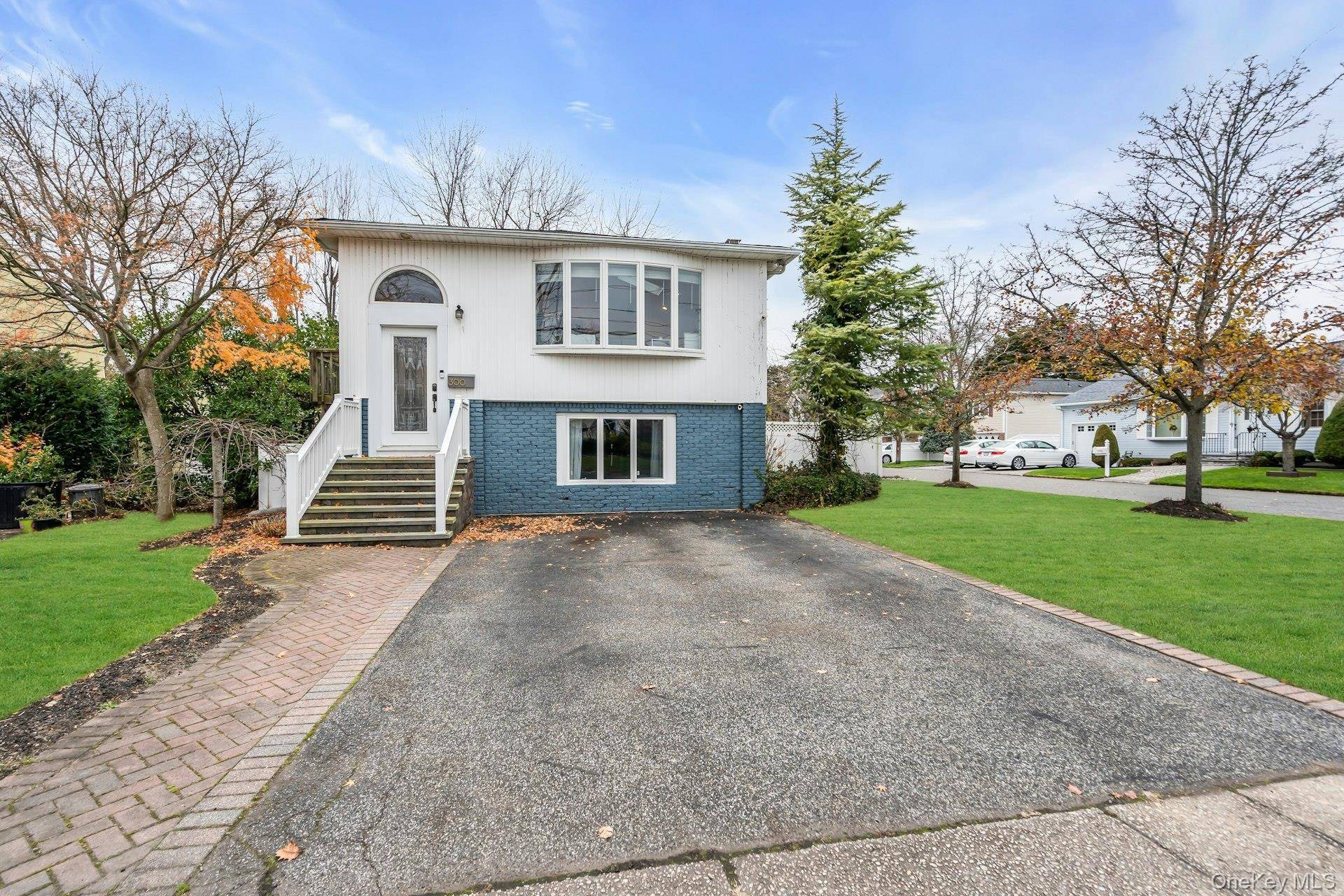 West Islip, NY 11795,300 Center Bay DR