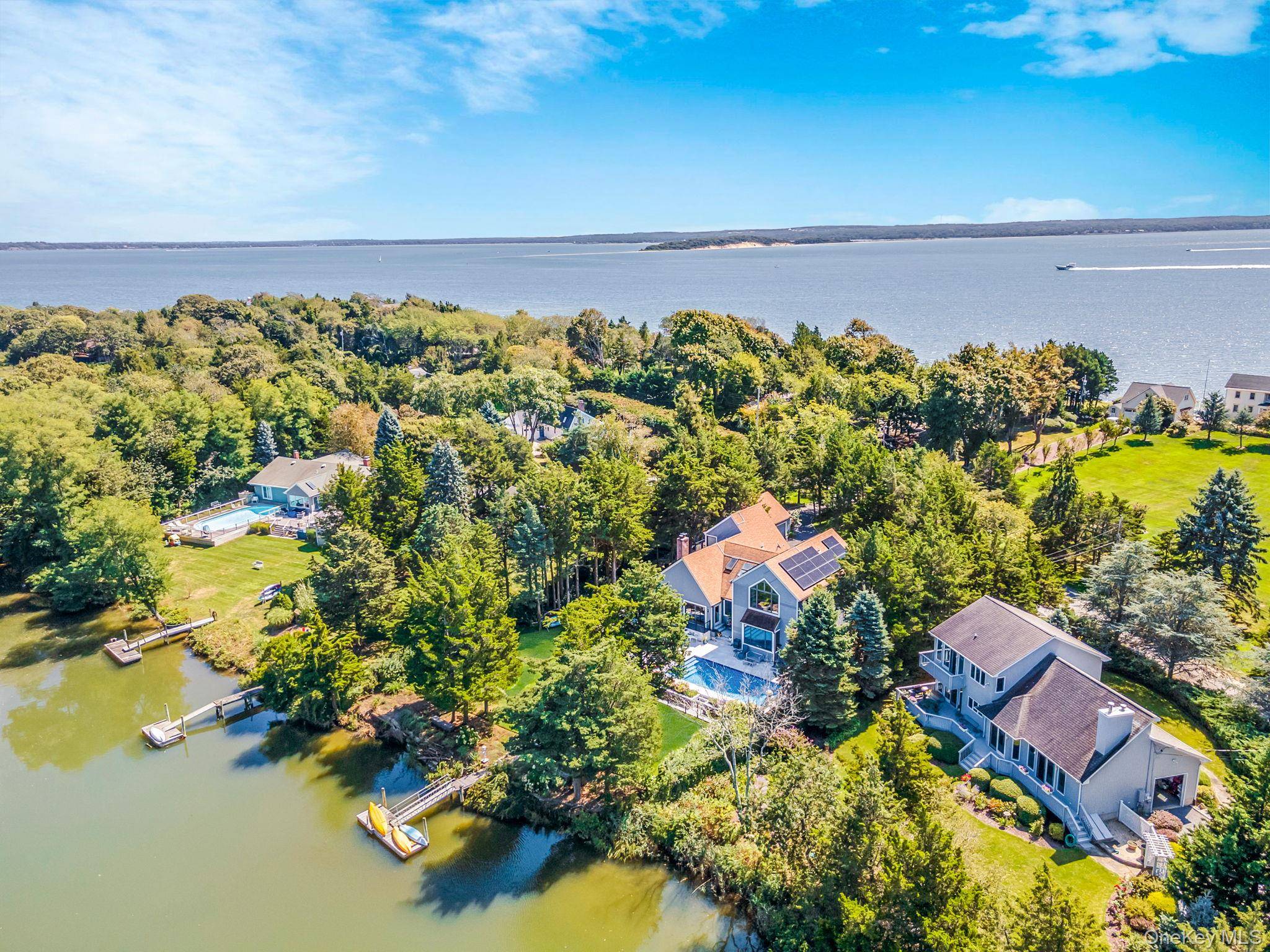 Southold, NY 11971,425 Cedar Point DR