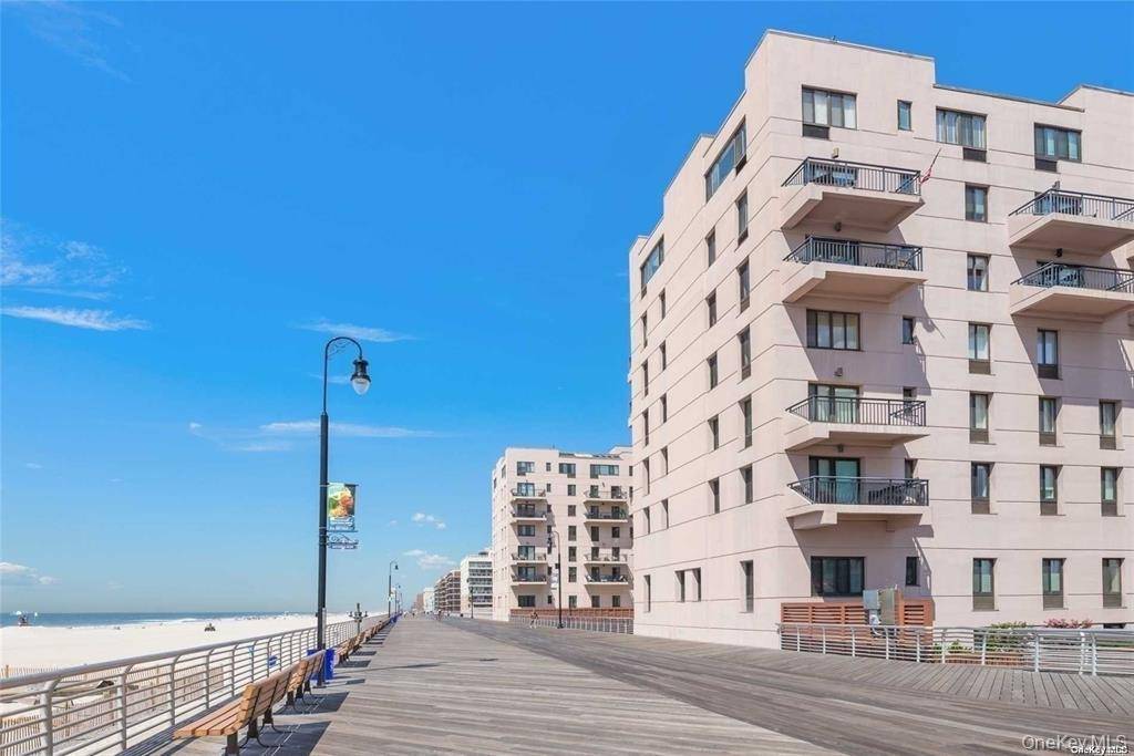 Long Beach, NY 11561,100 W Broadway #2P