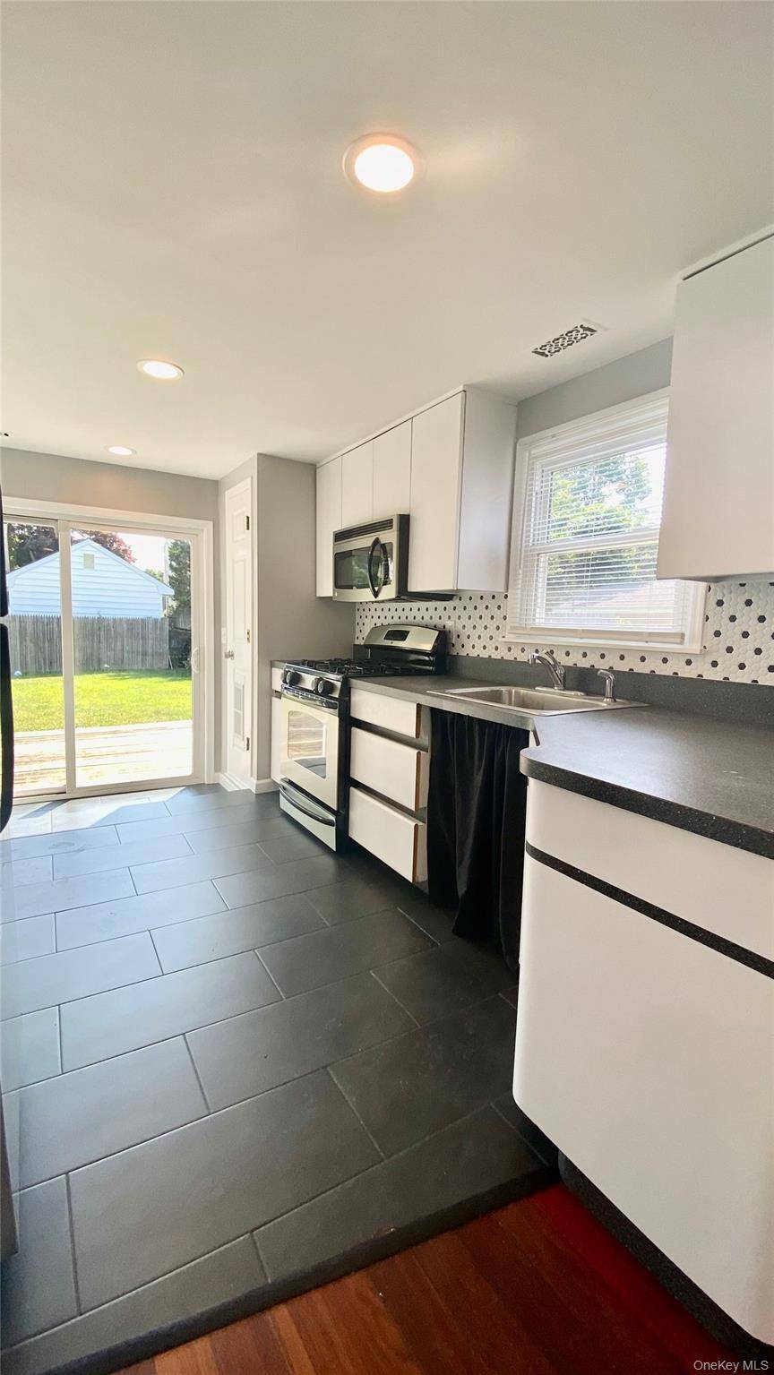 Lindenhurst, NY 11757,450 S Fulton AVE