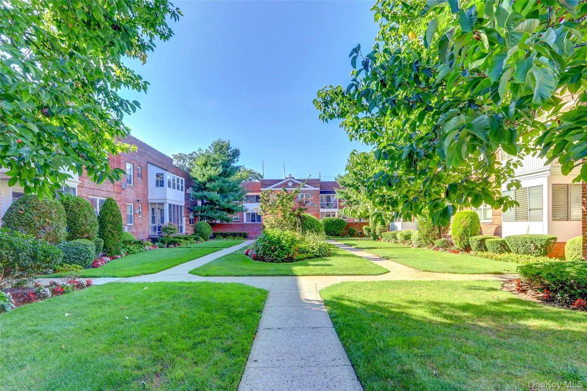 Lawrence, NY 11559,285 Central AVE #D-7