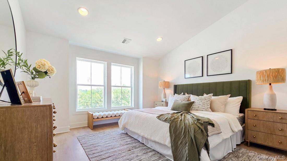 Fishkill, NY 12524,5120 Teaberry LN #27