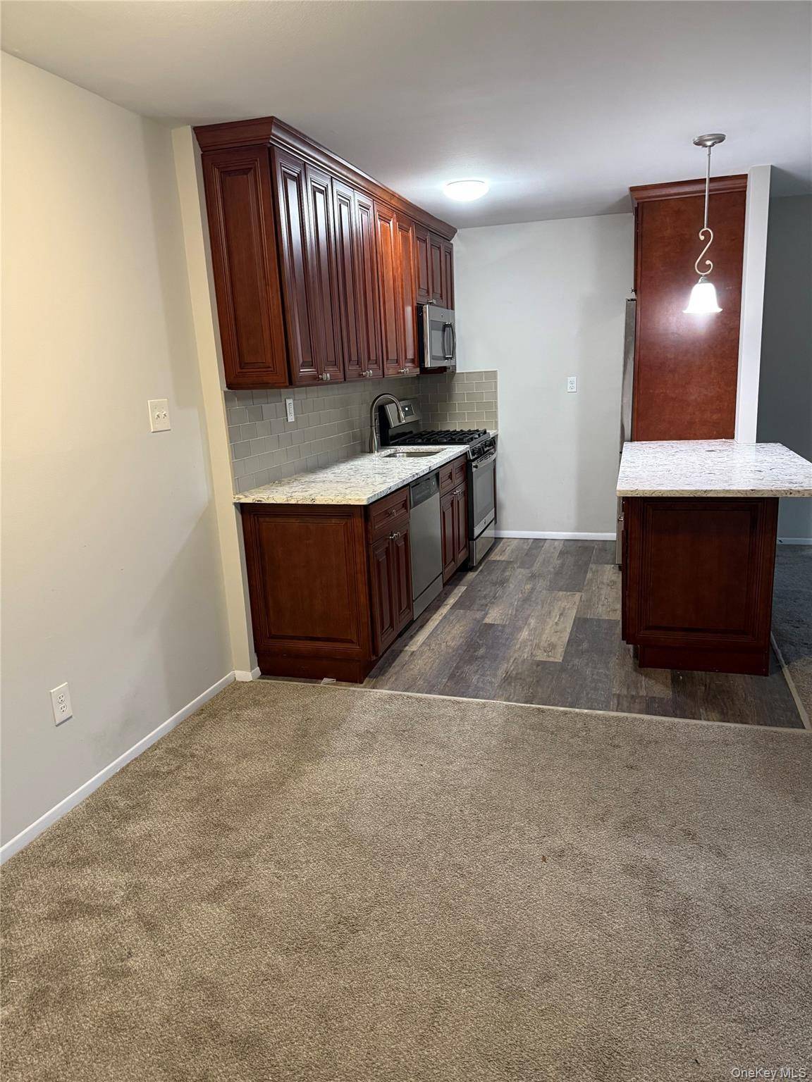 Port Jefferson Station, NY 11776,460 Old Town RD #8L