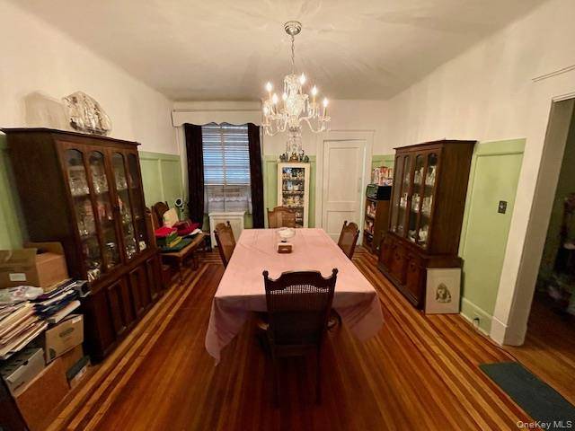 Jackson Heights, NY 11372,33-21 82nd ST #1