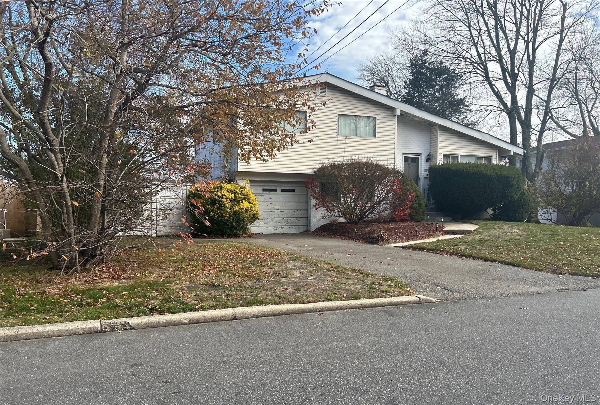 Deer Park, NY 11729,259 W 24th ST