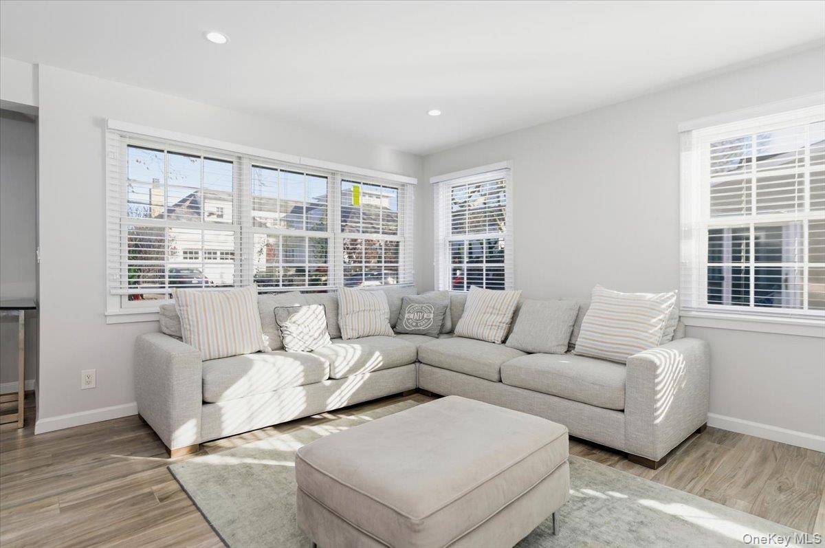 Atlantic Beach, NY 11509,1697 Bay BLVD