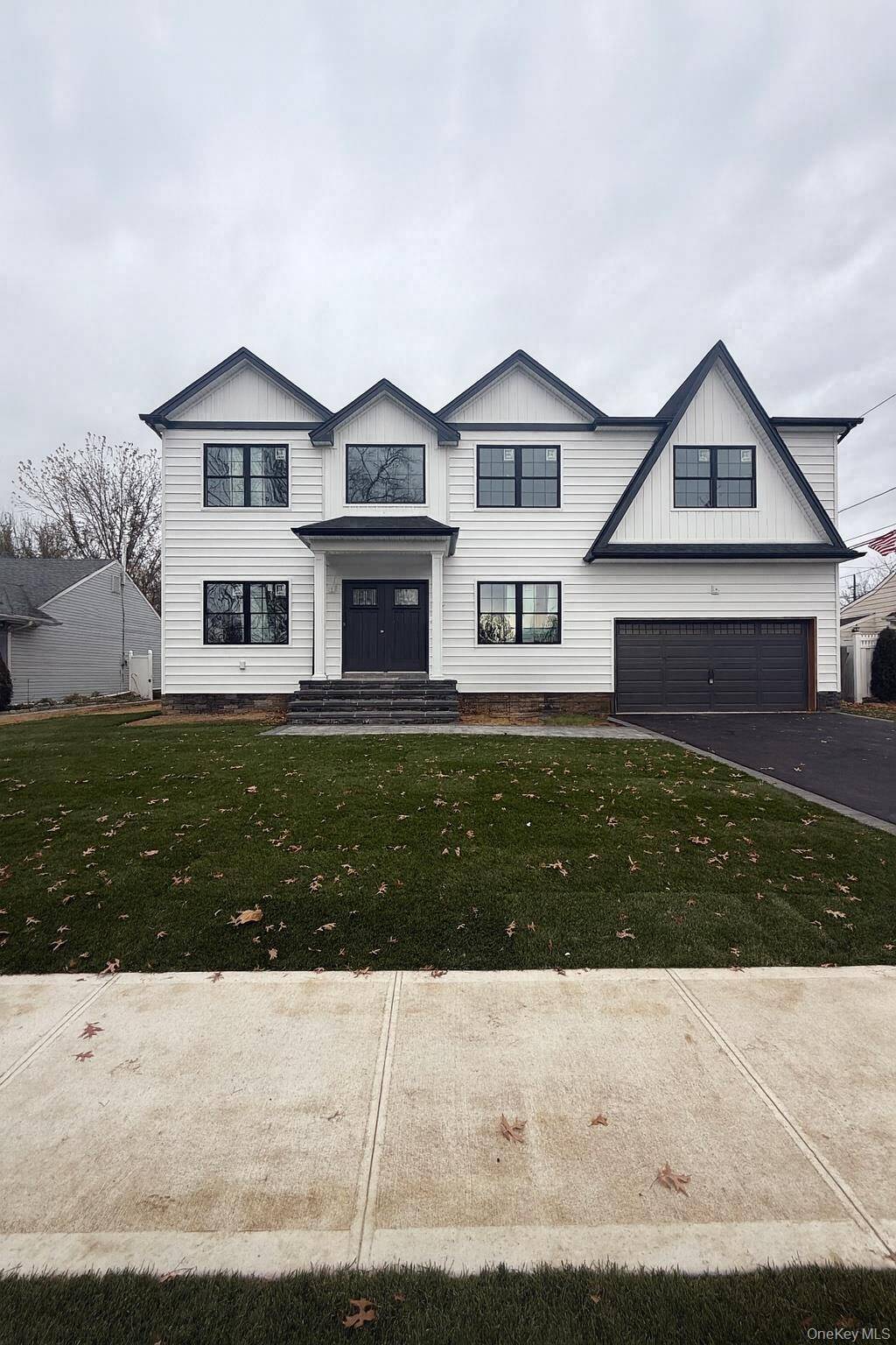 Wantagh, NY 11793,3421 Hawthorne DR