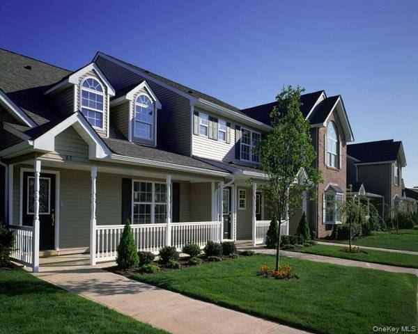 Port Jefferson Station, NY 11776,192 Village Green DR #192