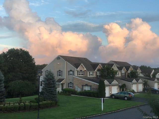 Port Jefferson Station, NY 11776,68 Village Green DR #68