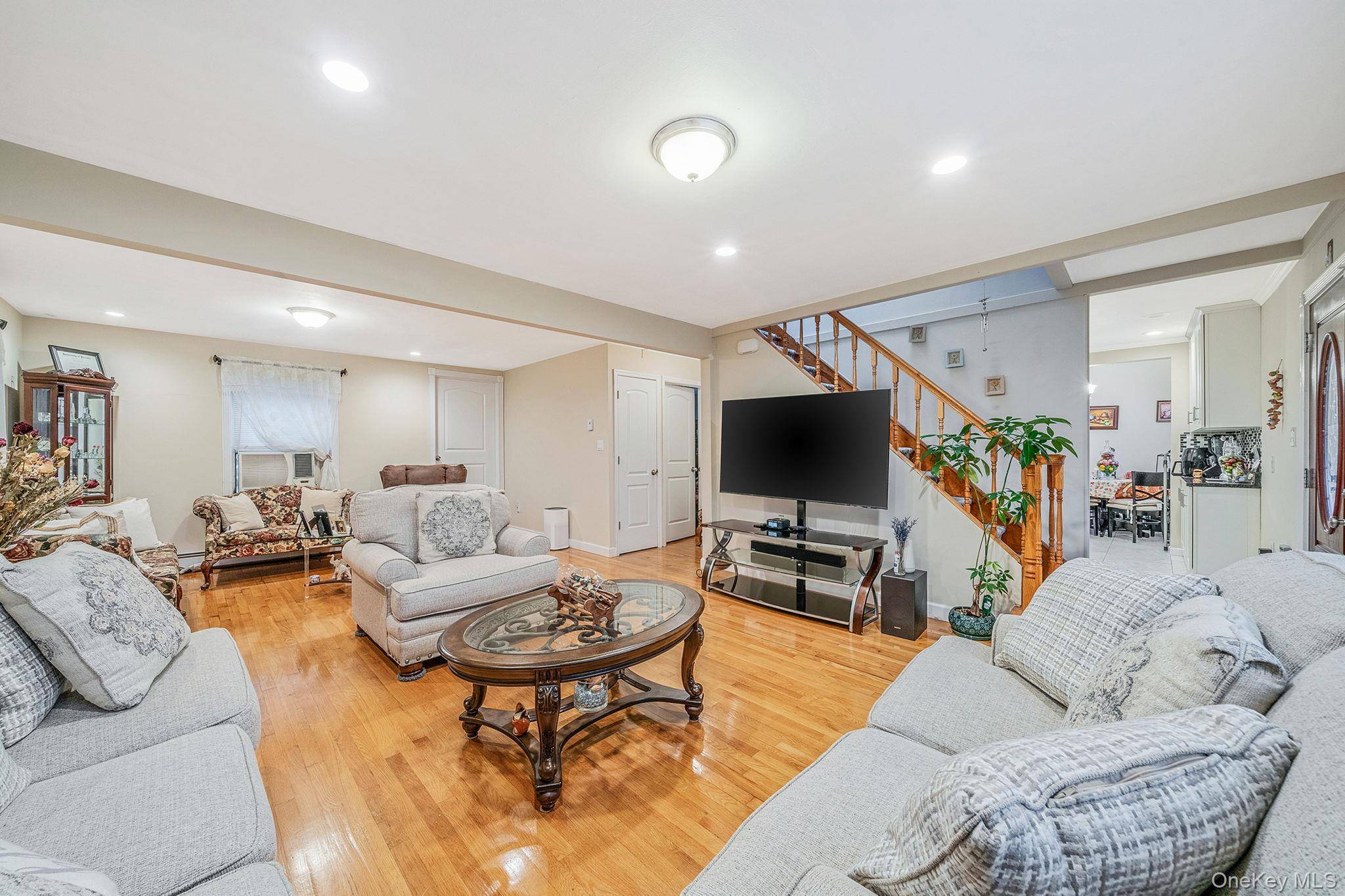 Levittown, NY 11756,38 Farm LN