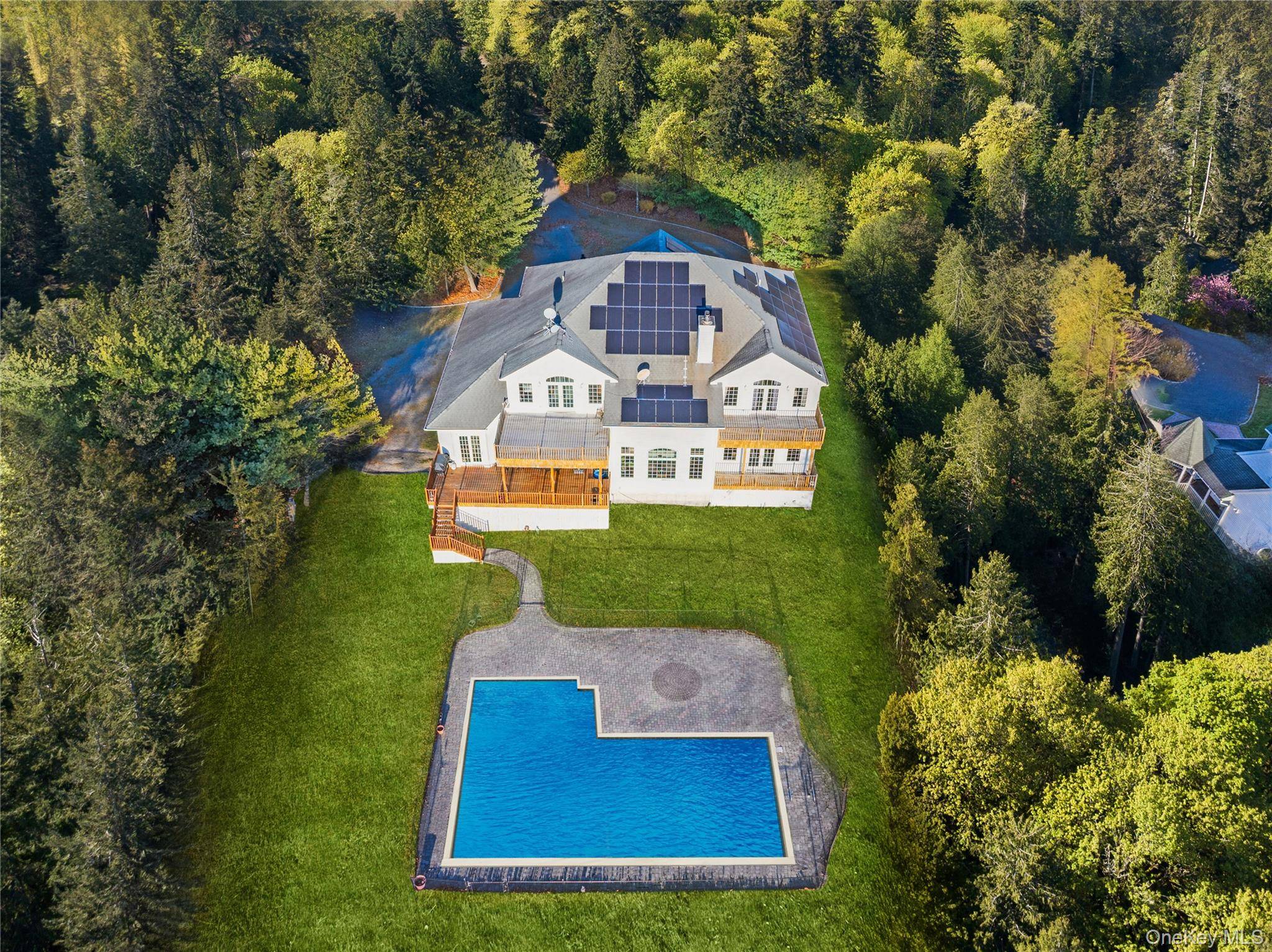 Center Moriches, NY 11934,28 Old Neck RD