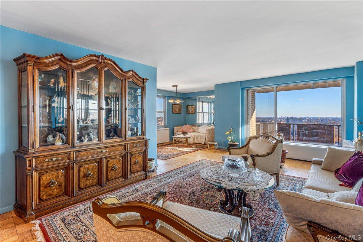 Forest Hills, NY 11375,110-11 Queens BLVD #31L