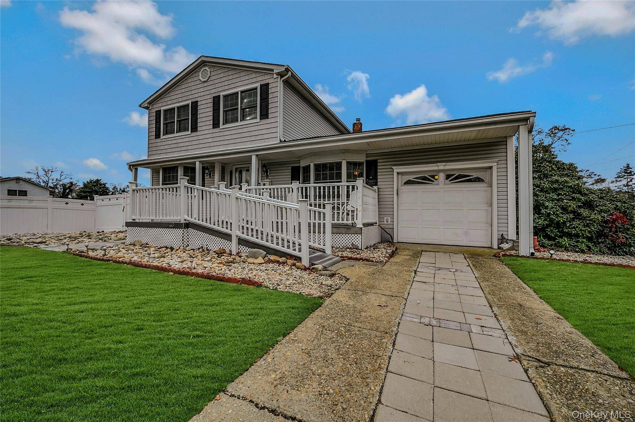 East Islip, NY 11730,66 Rosemary PL