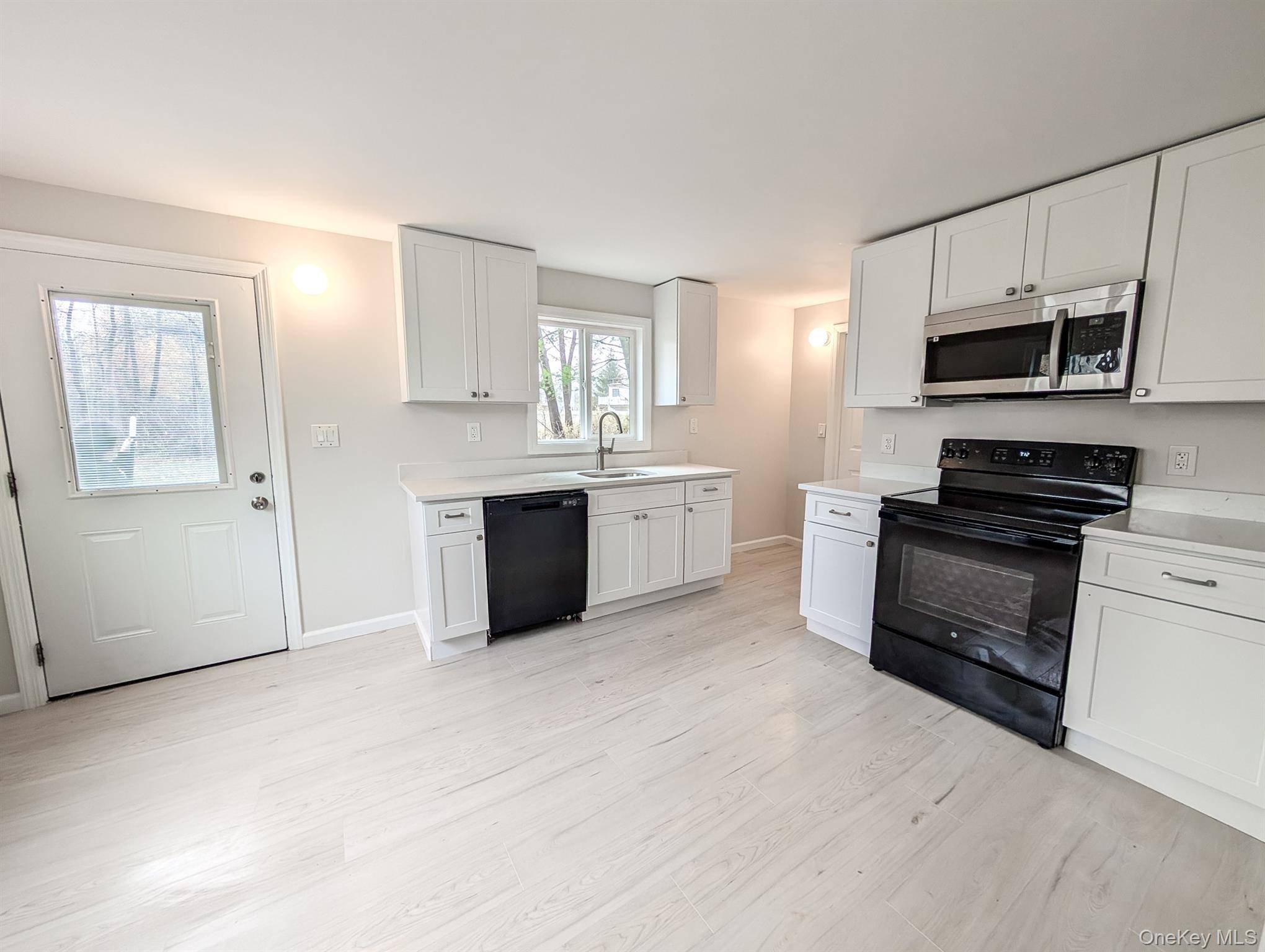 Central Islip, NY 11722,1932 Joshuas PATH