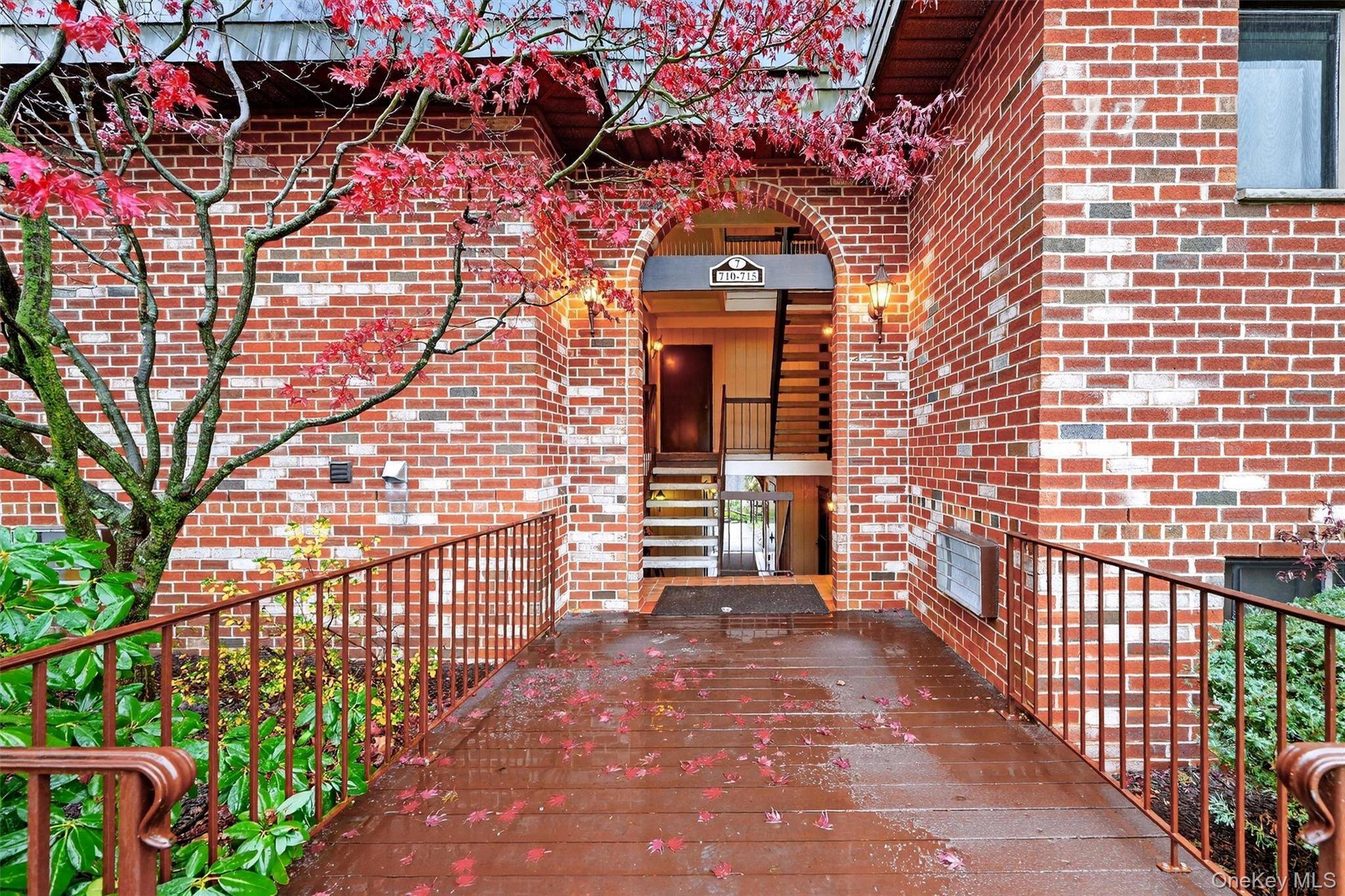 Ossining, NY 10562,7 Briarcliff DR #13