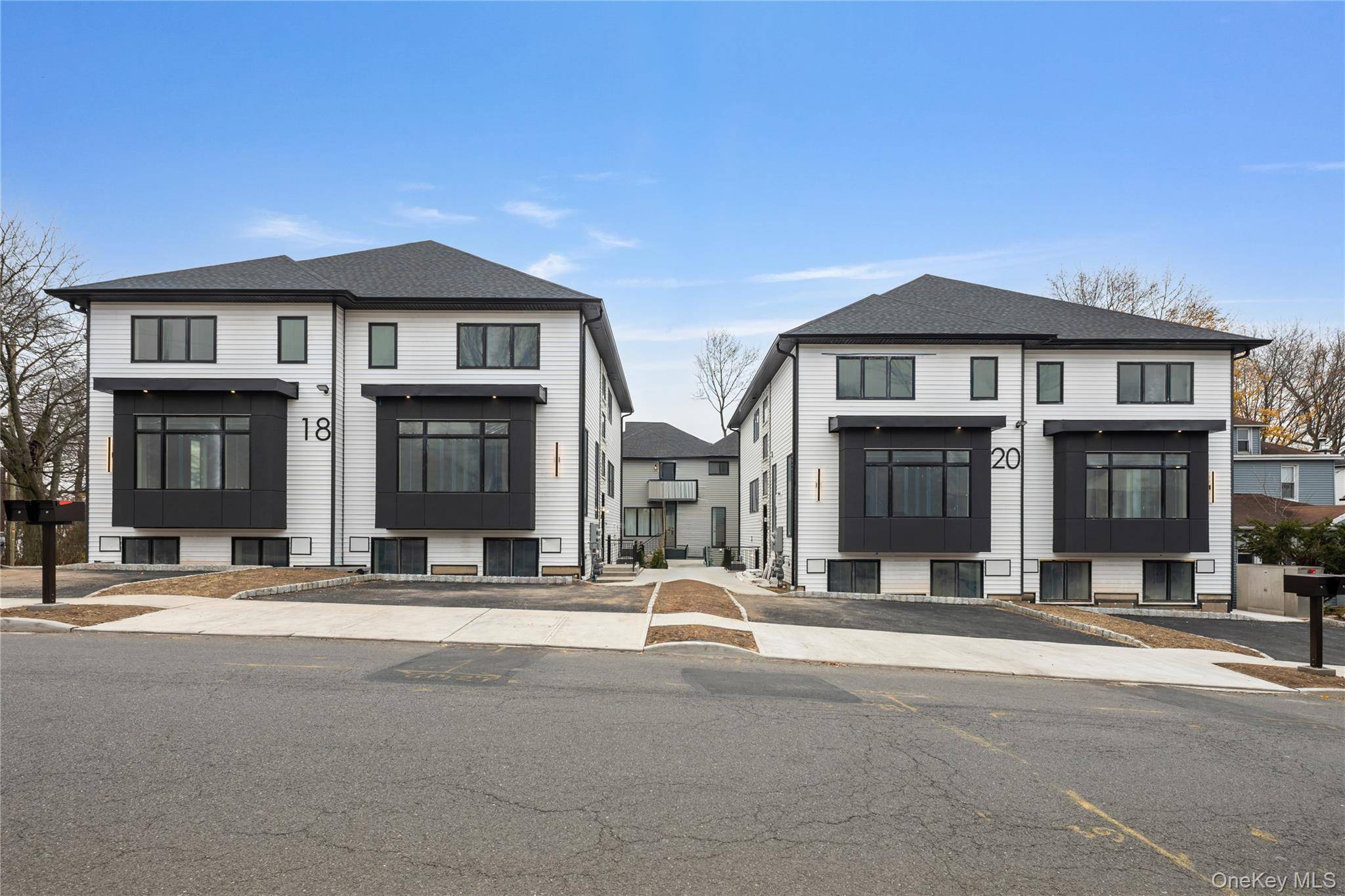 Spring Valley, NY 10977,18 W Funston AVE #211