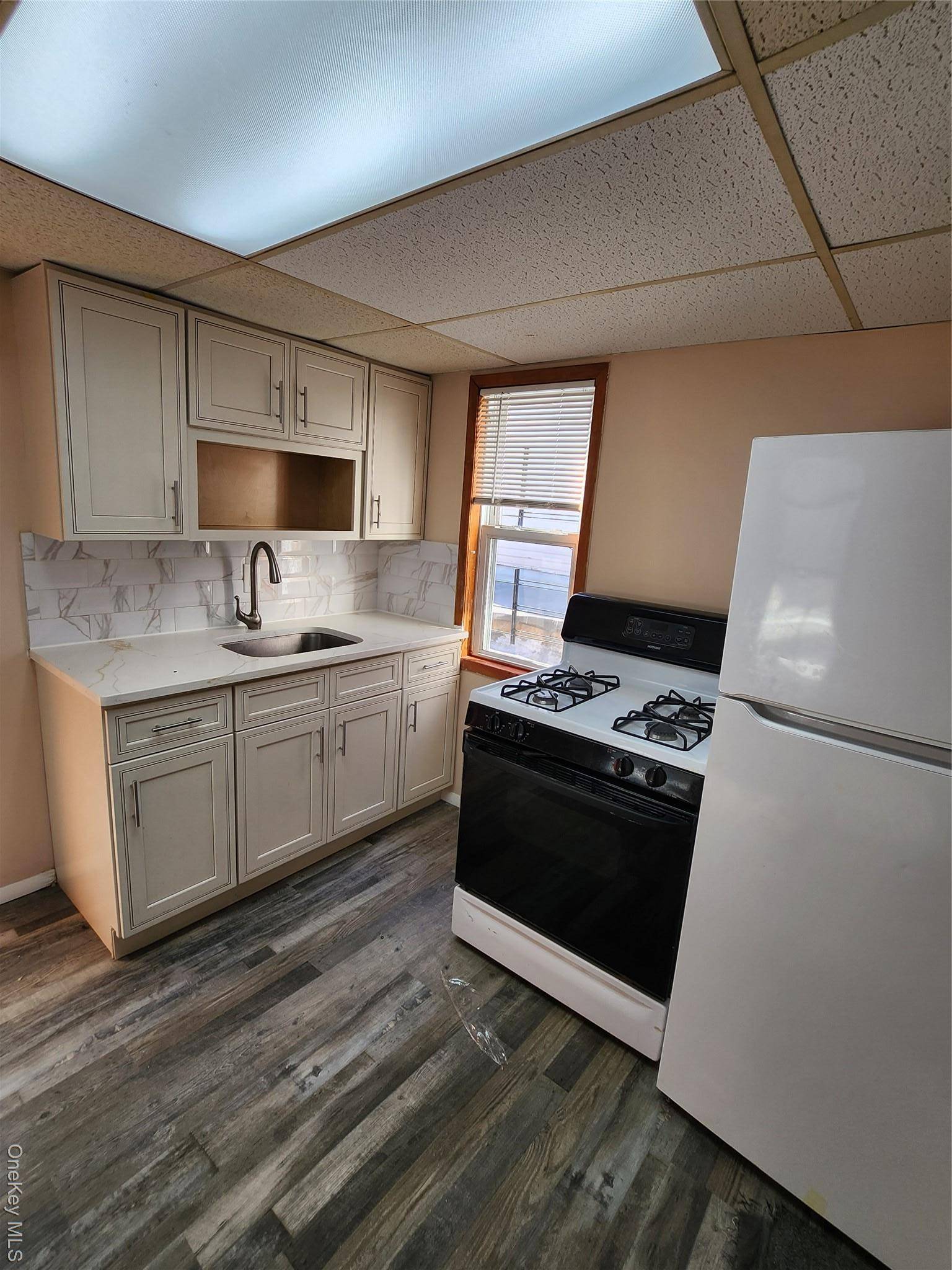 Ozone Park, NY 11416,96-08 101st AVE #2nd Floor