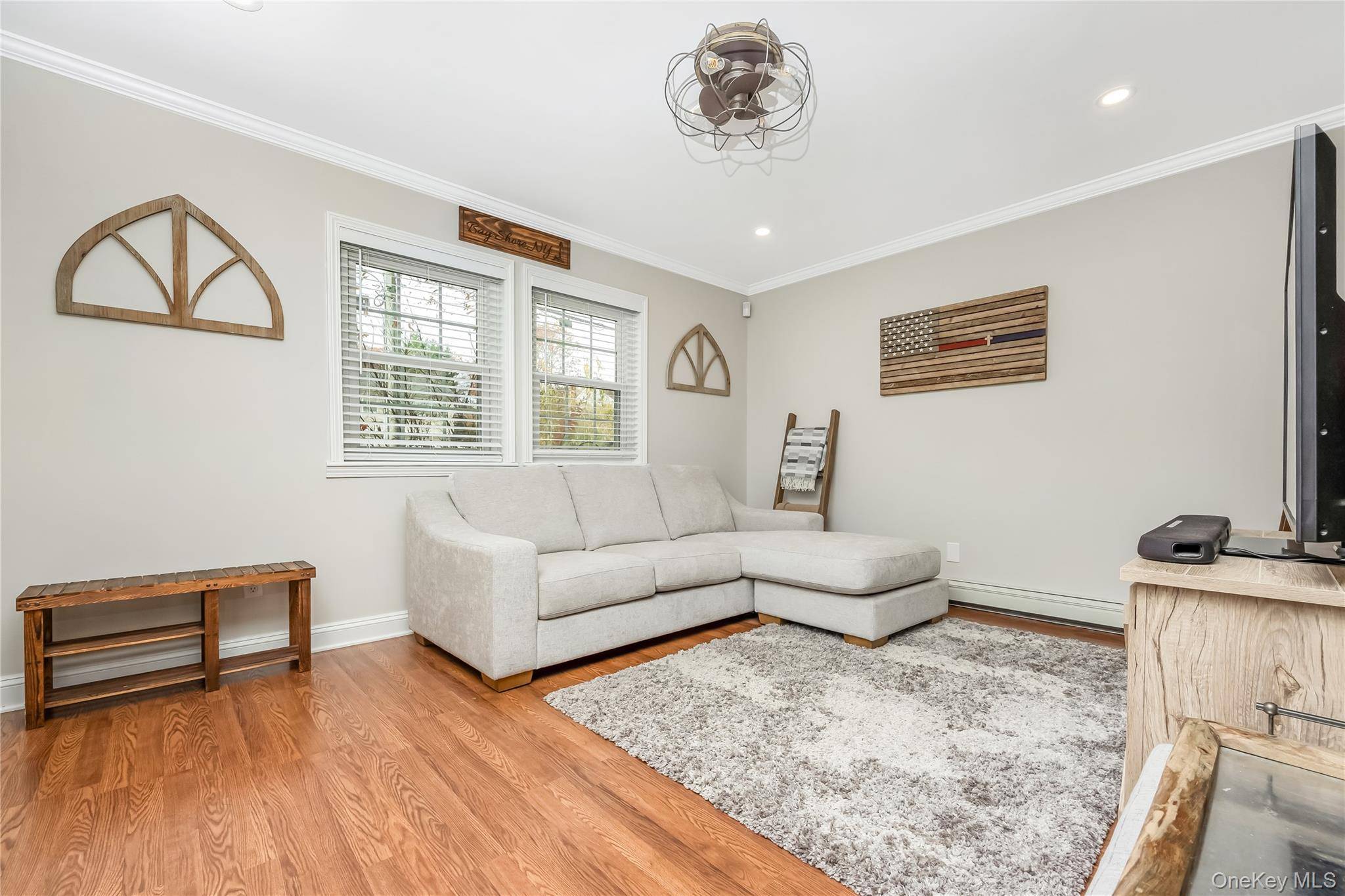 Bay Shore, NY 11706,1291 Boston AVE