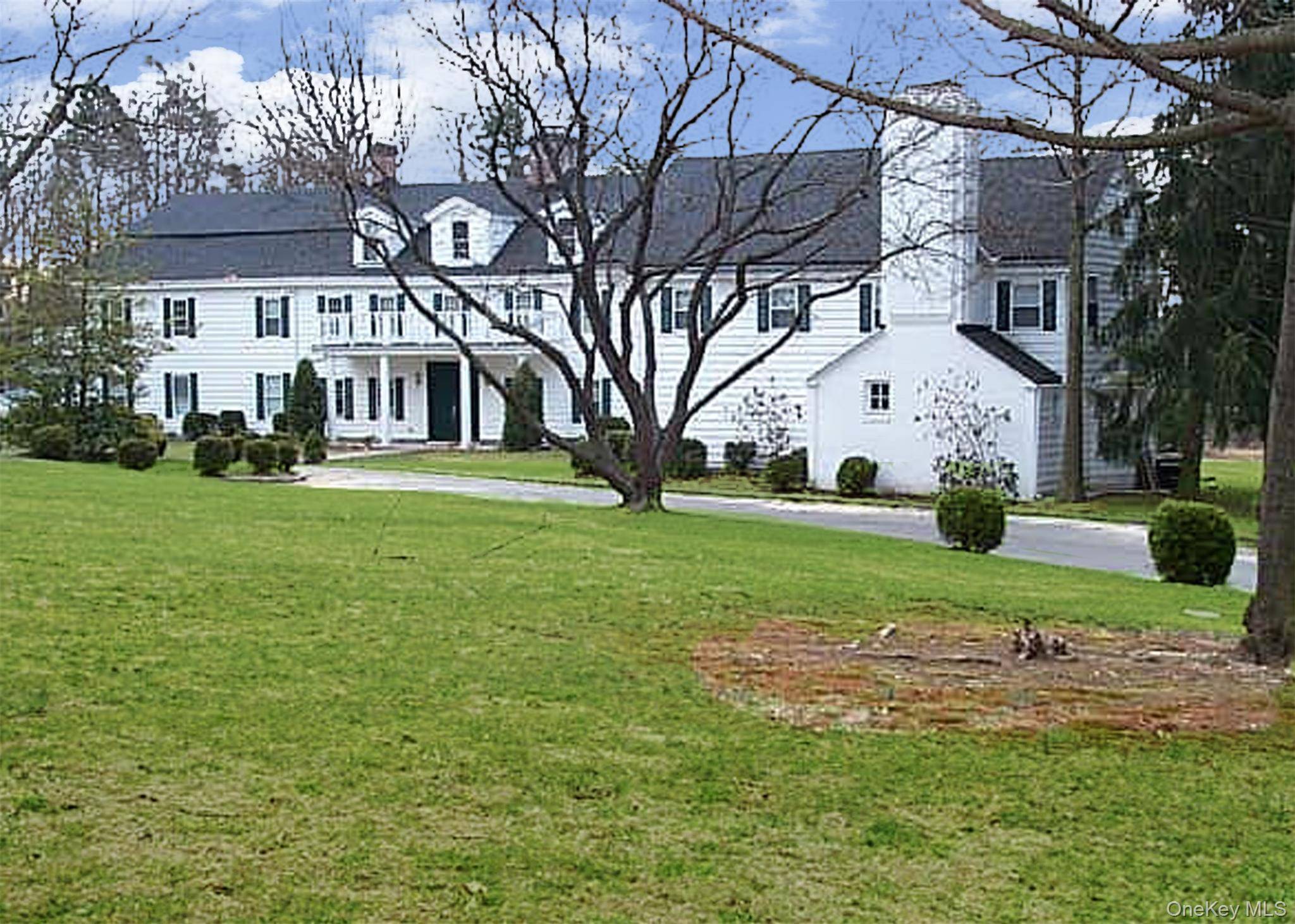 Old Westbury, NY 11568,2 Langley LN