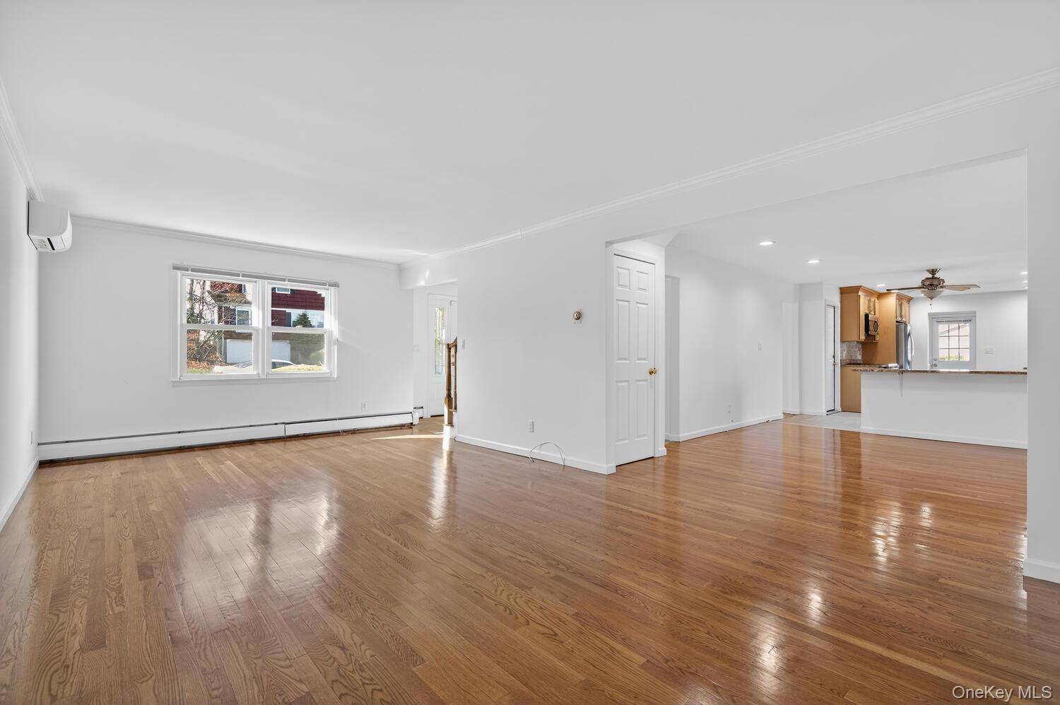 Oyster Bay, NY 11771,8 Blueberry LN