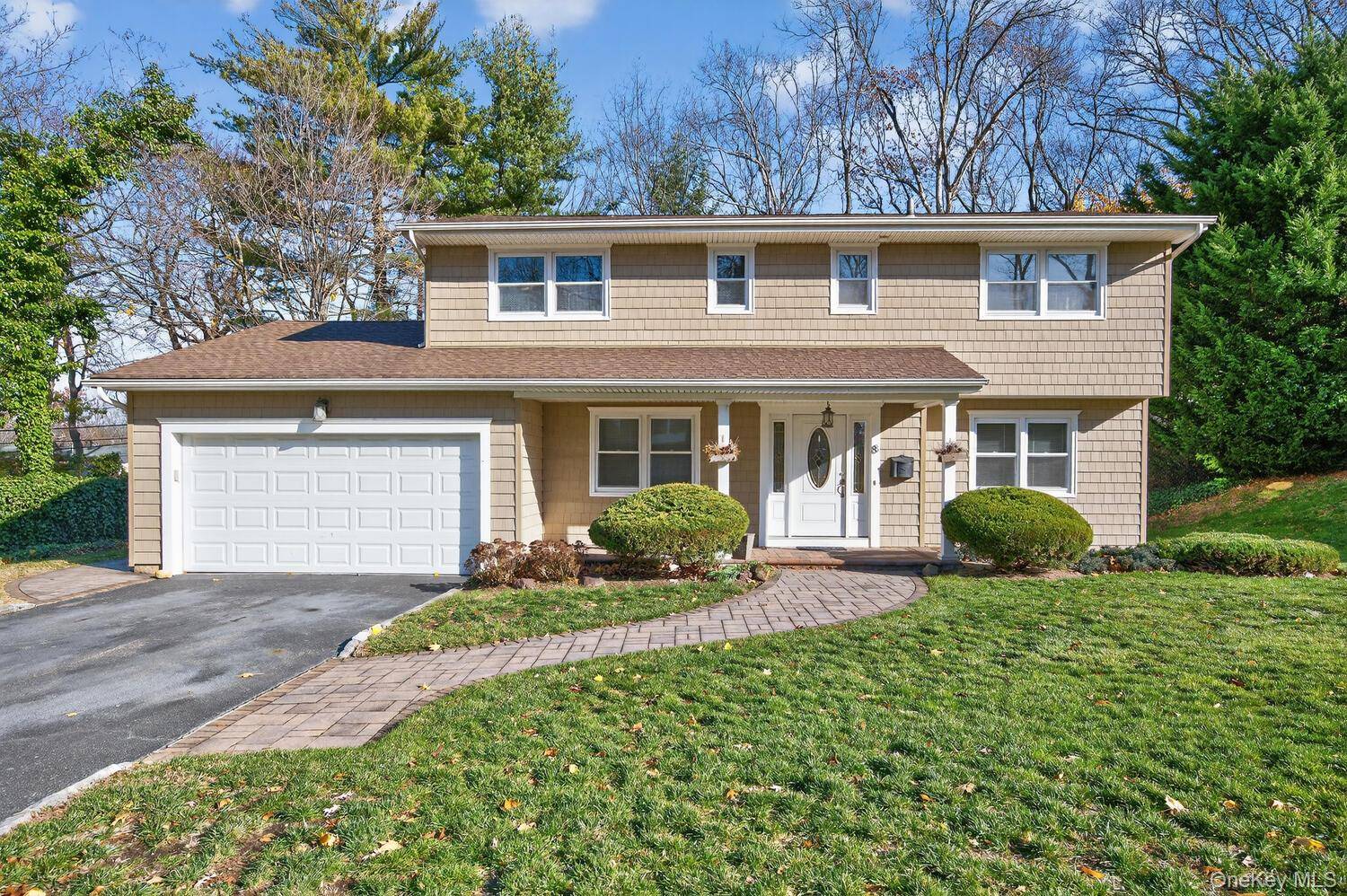 Oyster Bay, NY 11771,8 Blueberry LN