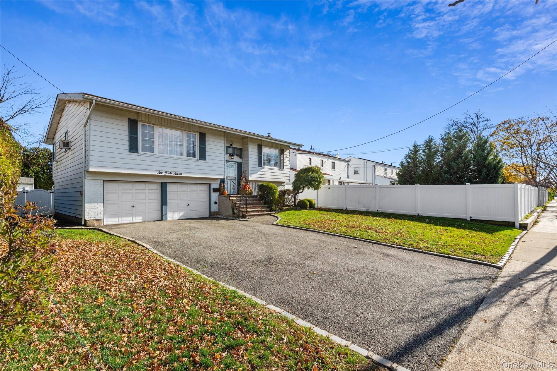 Seaford, NY 11783,647 Seamans Neck RD