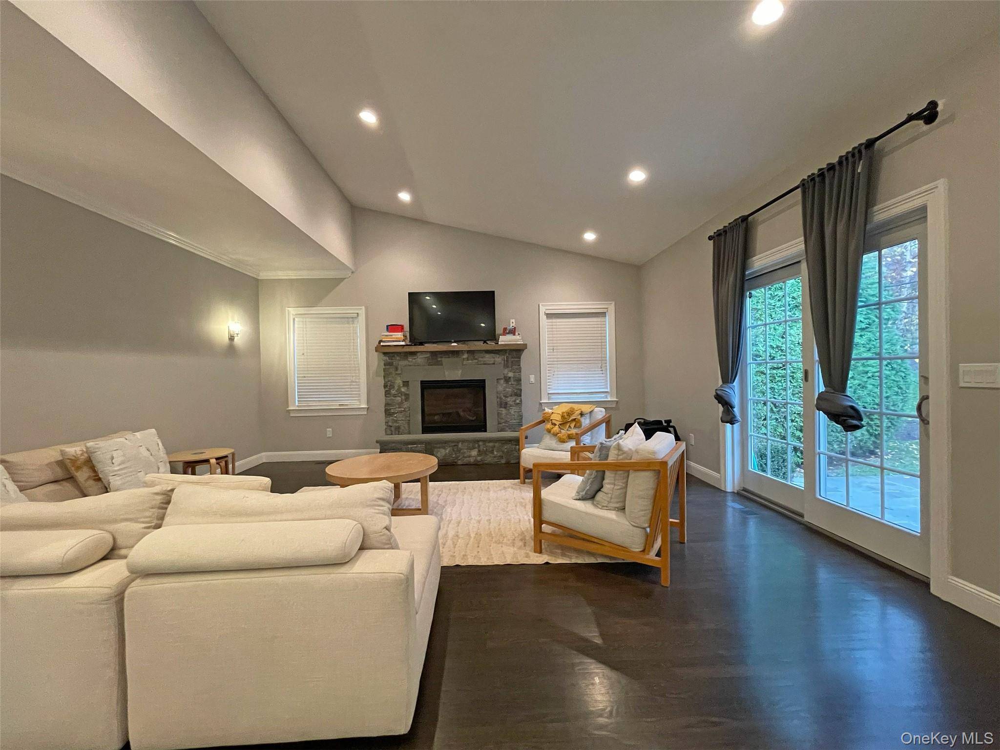 Mamaroneck, NY 10543,1019 Grove ST