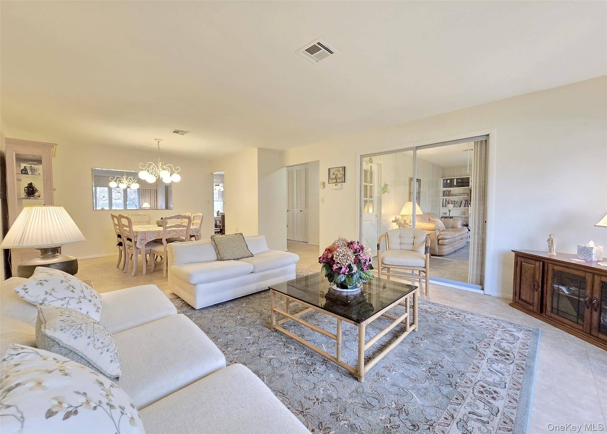 Ridge, NY 11961,289 Cardiff CT #B