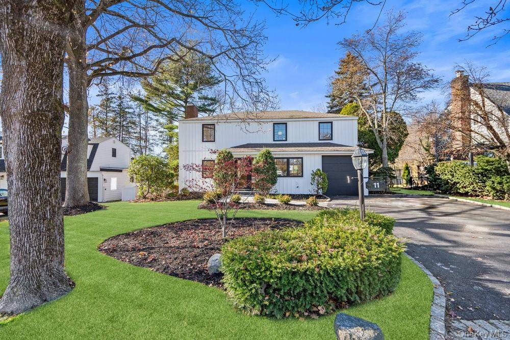 East Hills, NY 11577,11 Entrance RD