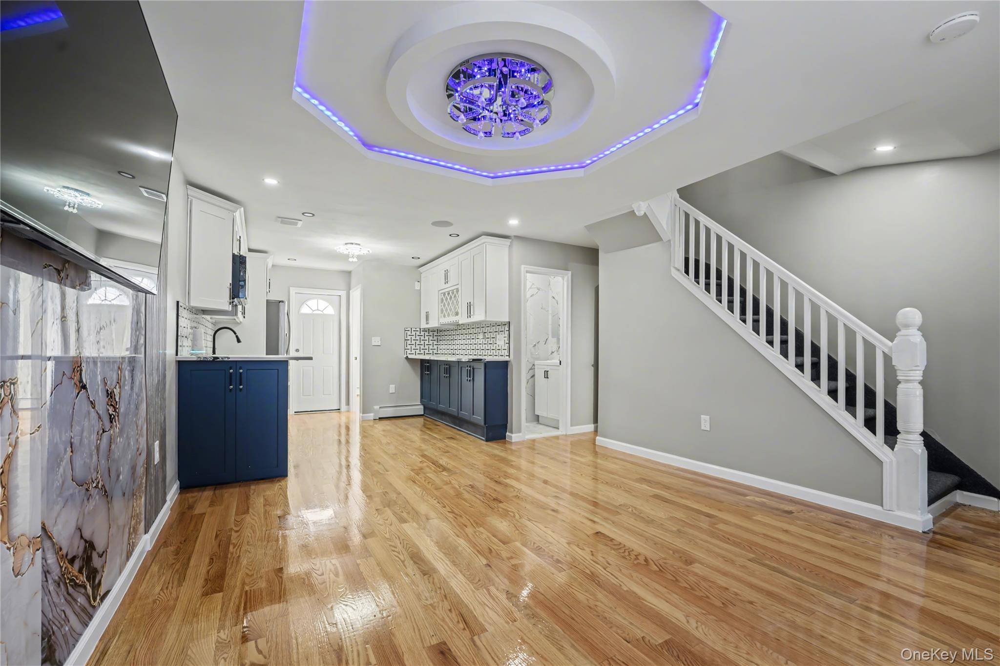 Richmond Hill, NY 11419,94-42 113th ST